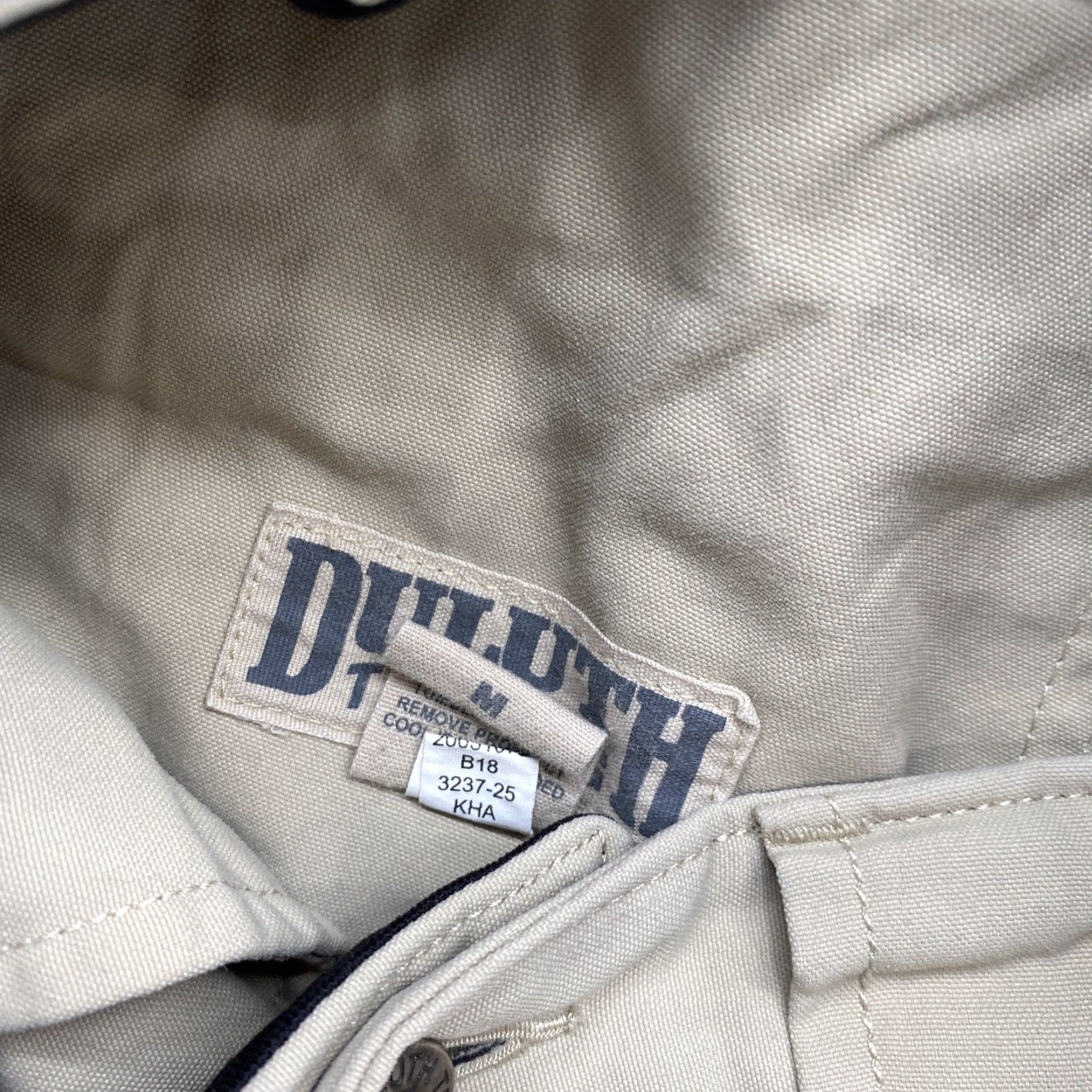 CO Duluth Cargo Shorts Men Beige Elastic Waist Nylon Size M Regular Front Flat Pockets Cargo Size US 31 - 4 Thumbnail