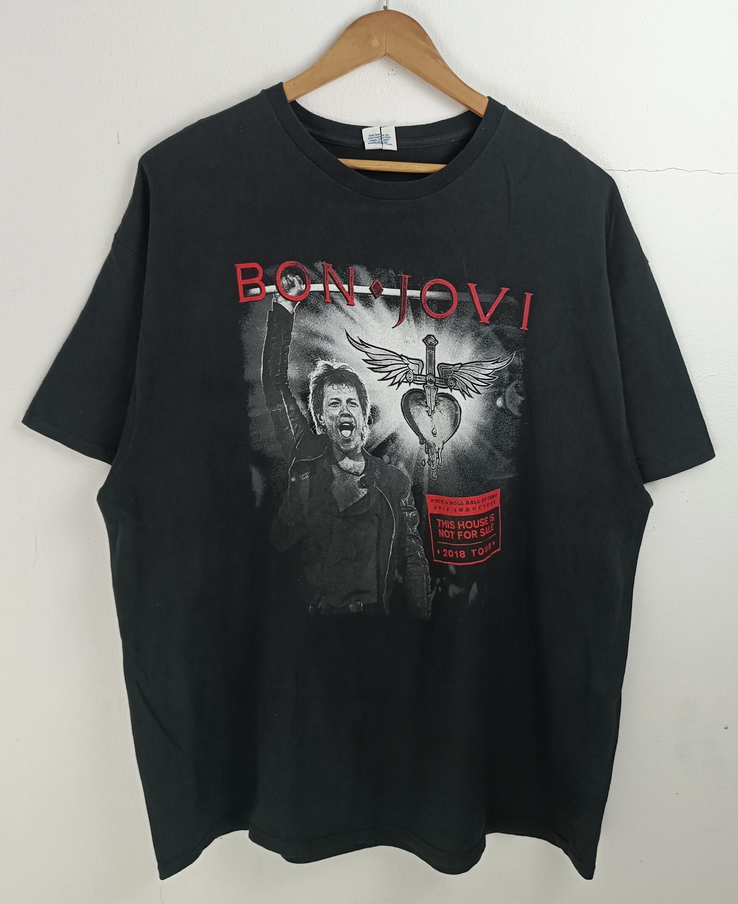 Band Tees VINTAGE 2018 BON JOVI TOUR HALL OF FAME kiss acdc gnr Size US XXL / EU 58 / 5 - 3 Thumbnail
