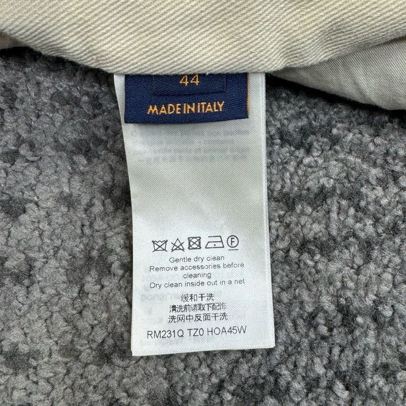 Louis Vuitton Louis Vuitton White embossed LOGO logging jacket Size US S / EU 44-46 / 1 - 5 Thumbnail