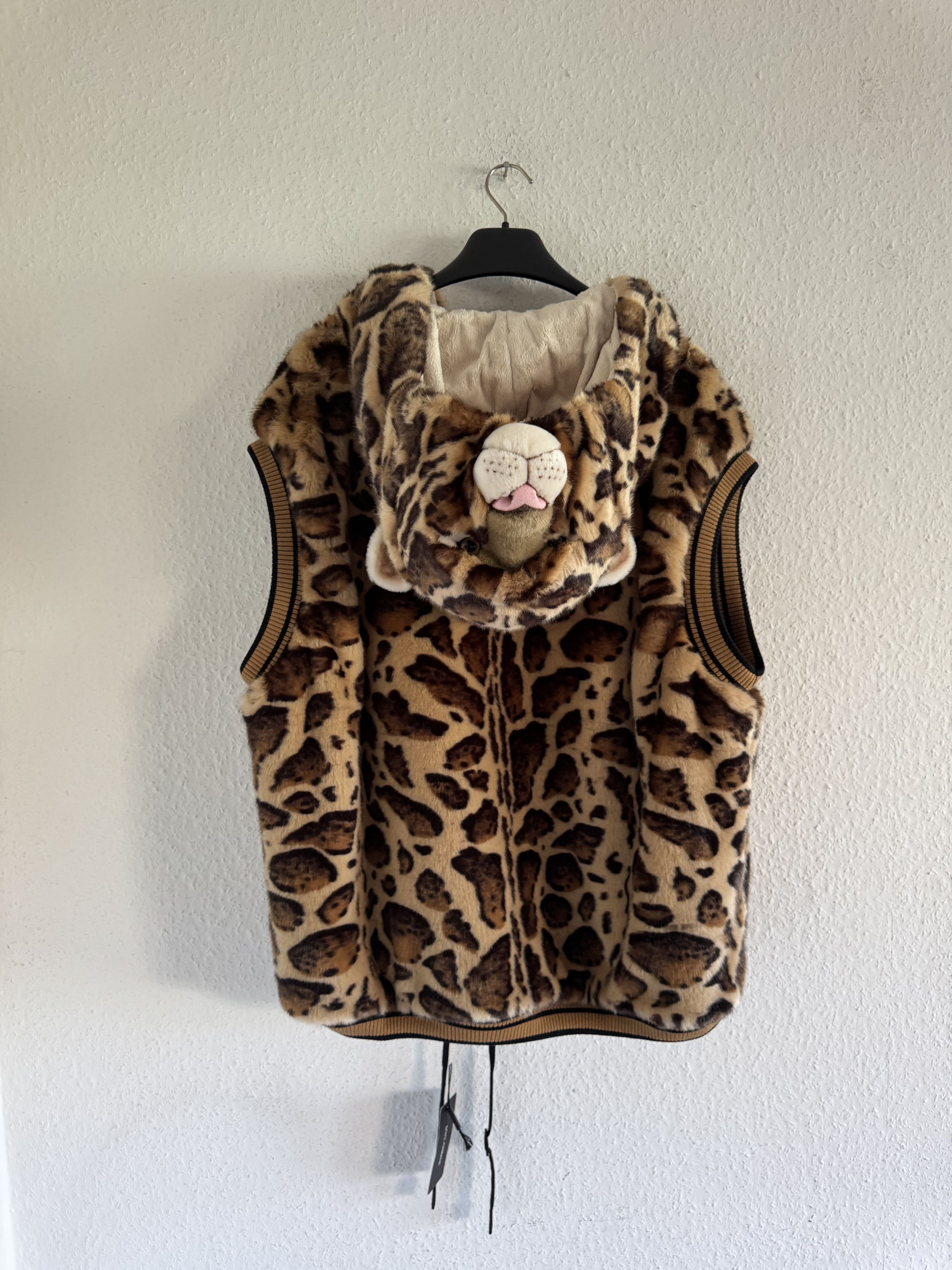 Dolce & Gabbana Fall Winter 2017 Leopard Faux Fur Hooded Vest Size US XL / EU 56 / 4 - 15 Thumbnail