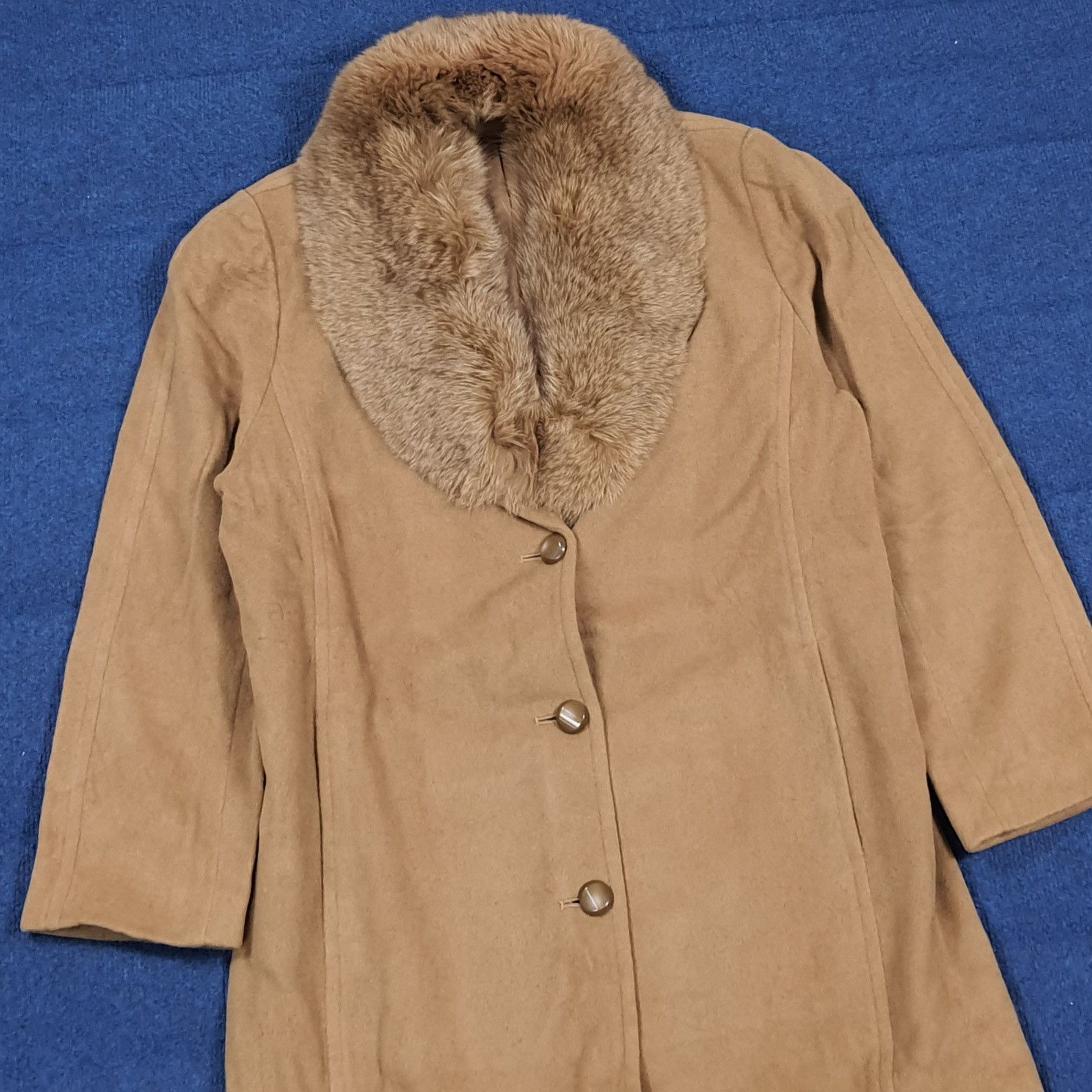 Vintage Camel Long Coat by Dormeuil Paris Faux Fur Collar C306N4 Size US L / EU 52-54 / 3 - 2 Thumbnail