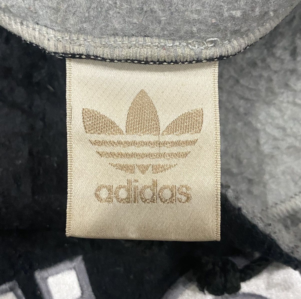 Vintage Vintage Adidas Descente Big Logo Fleece Size US L / EU 52-54 / 3 - 12 Thumbnail
