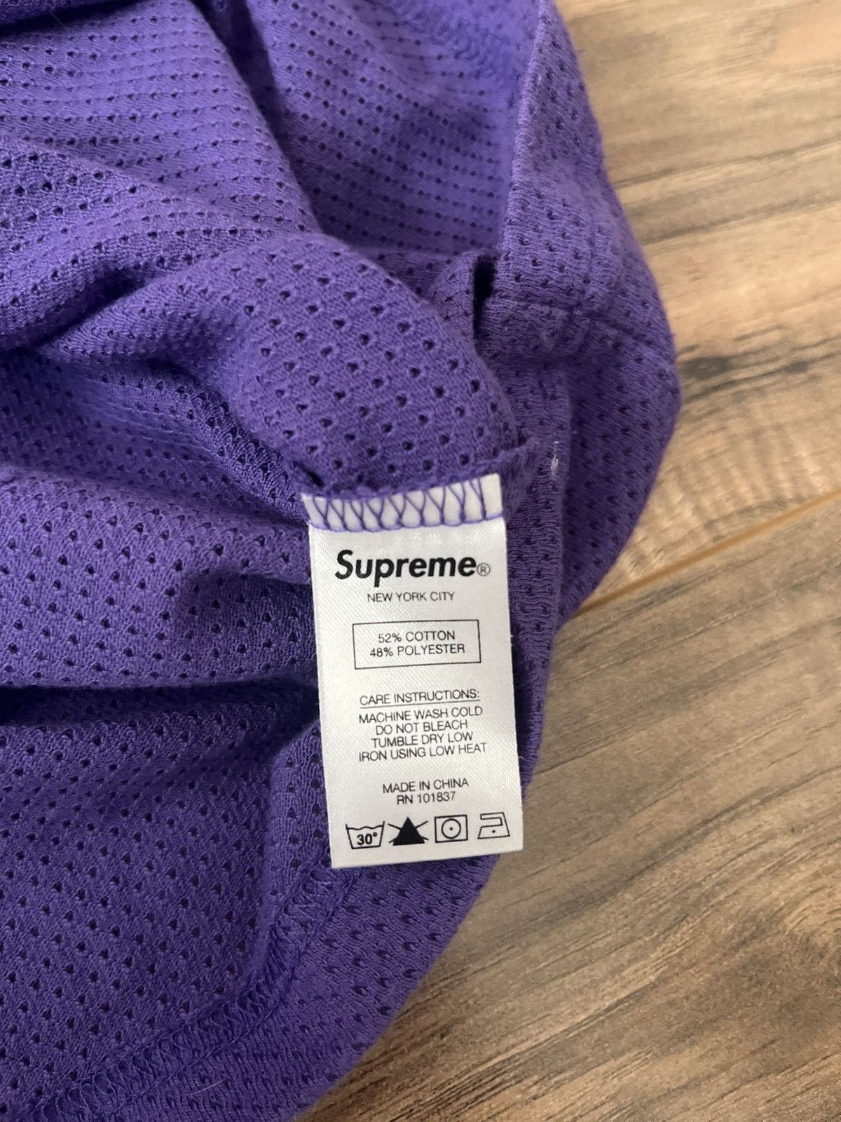 Supreme Supreme Cotton Mesh Gradient Logo S/S Top Size US L / EU 52-54 / 3 - 11 Thumbnail
