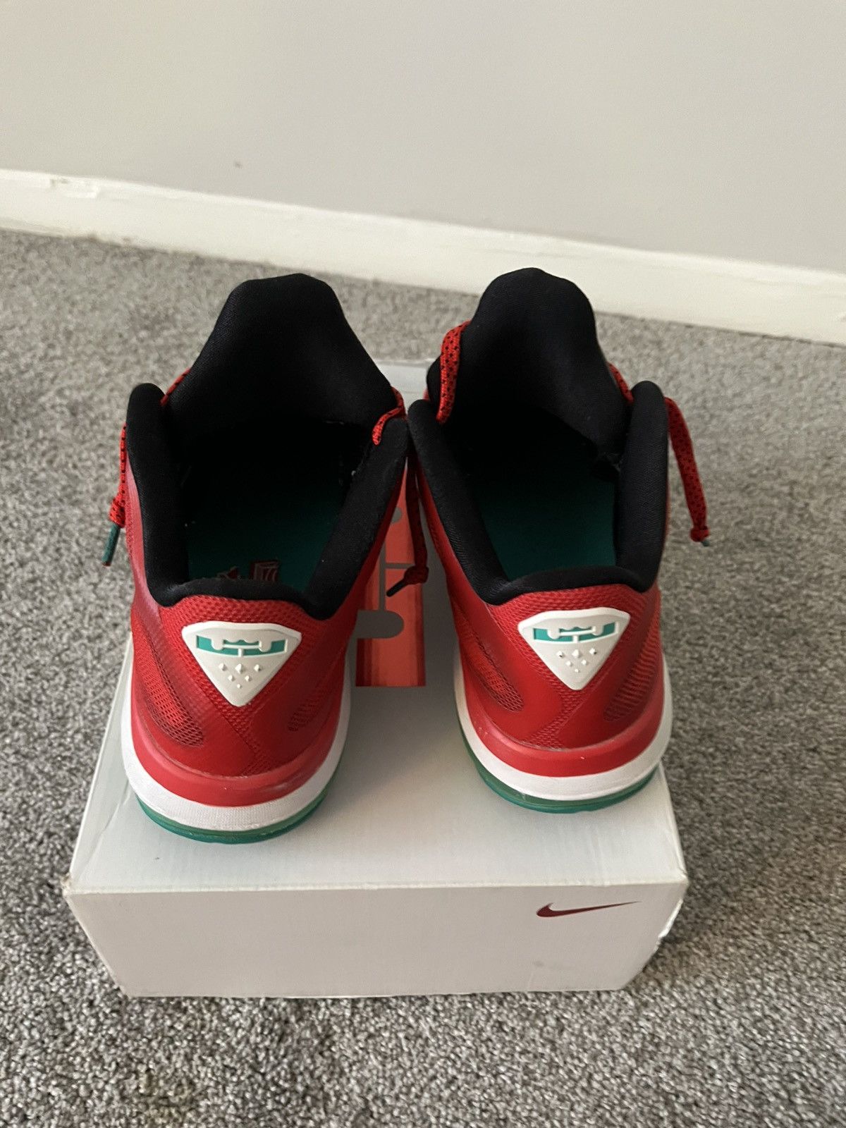 Nike Lebron 9 Liverpool Size US 8.5 / EU 41-42 - 3 Thumbnail