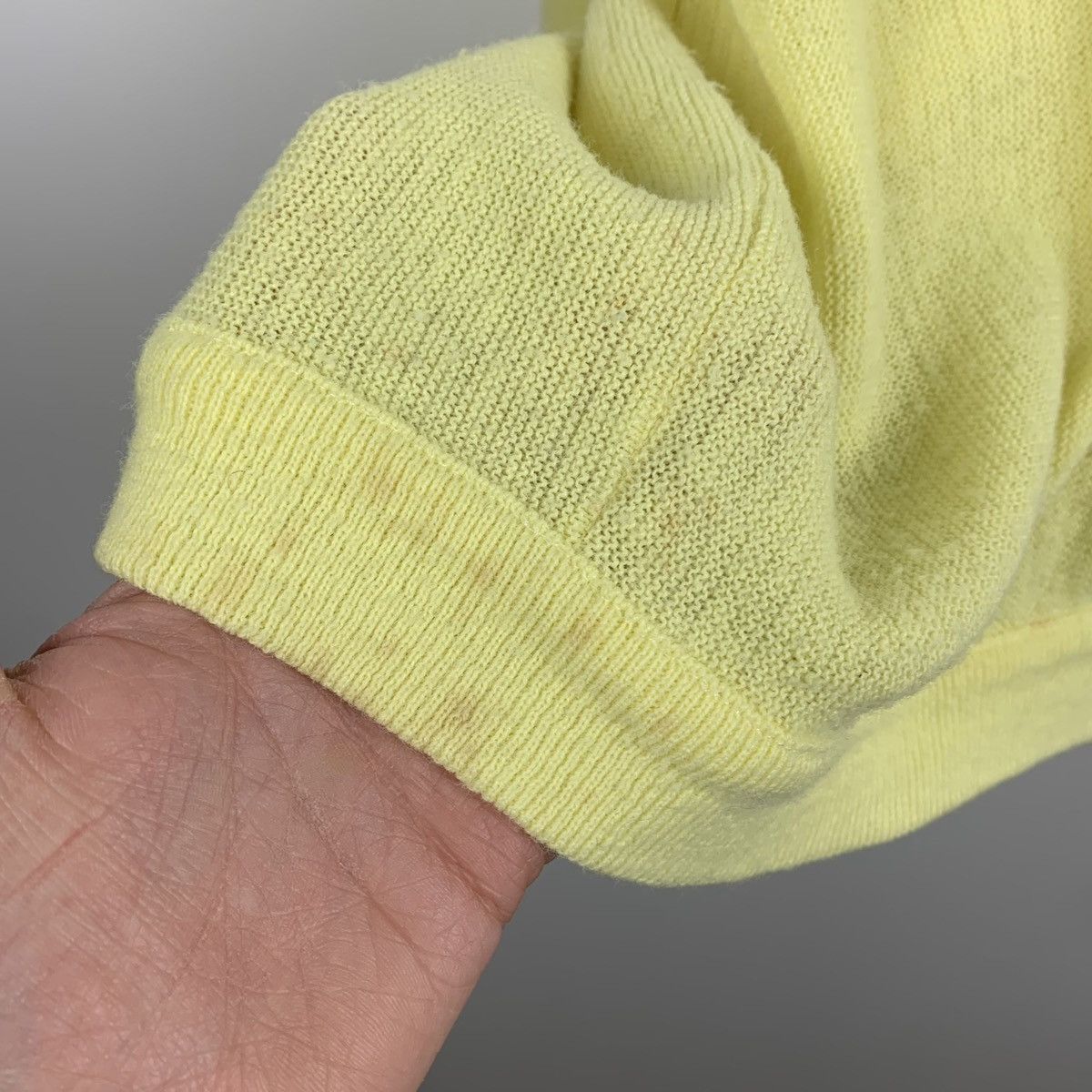 Lacoste Vintage Izod Lacoste Orlon Acrylic Sweater Size M Yellow Top Size US M / EU 48-50 / 2 - 15 Thumbnail