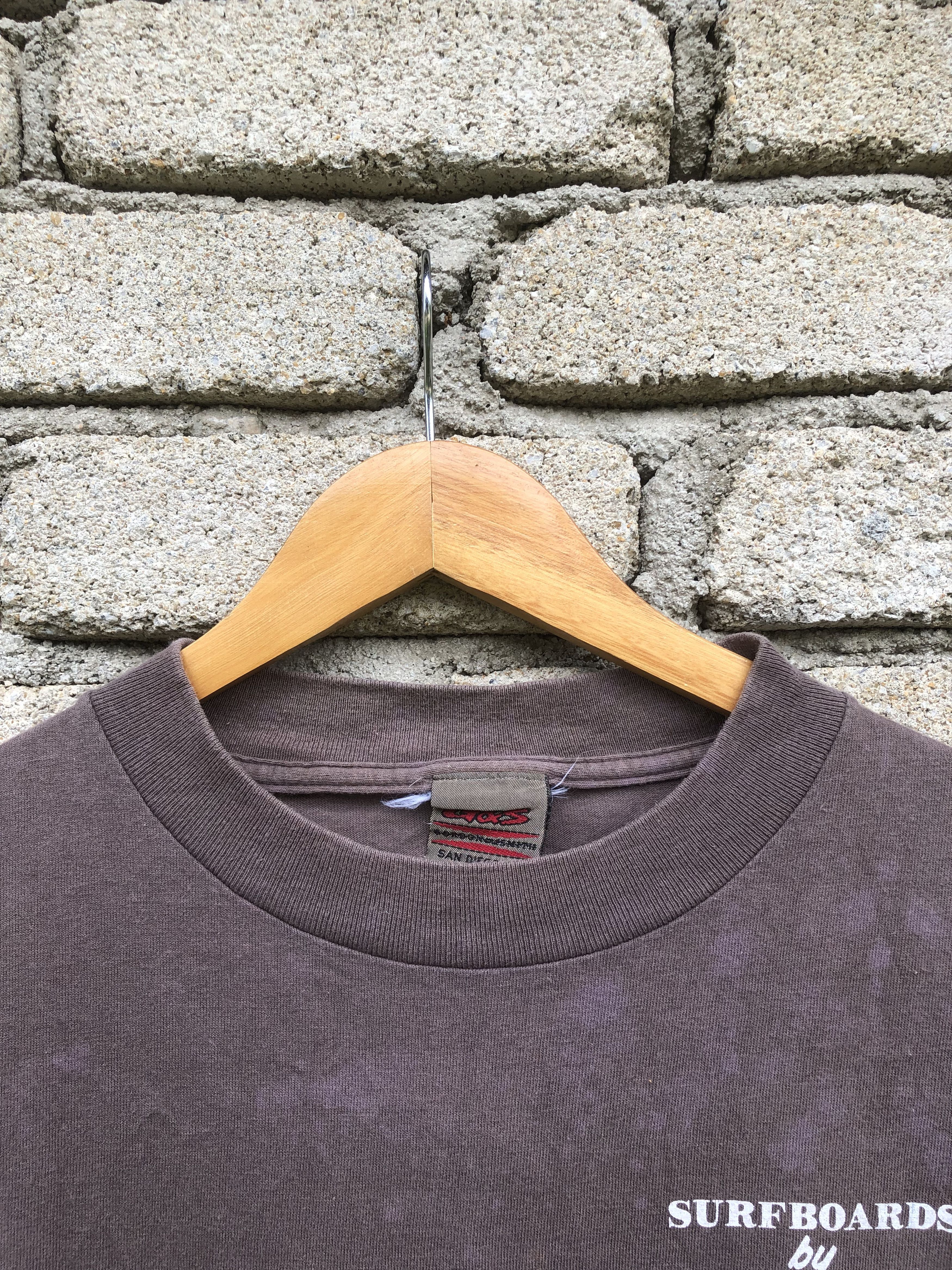 Vintage Vintage Sunfaded Y2K Gordon & Smith Surfboads Tee Size US L / EU 52-54 / 3 - 6 Thumbnail
