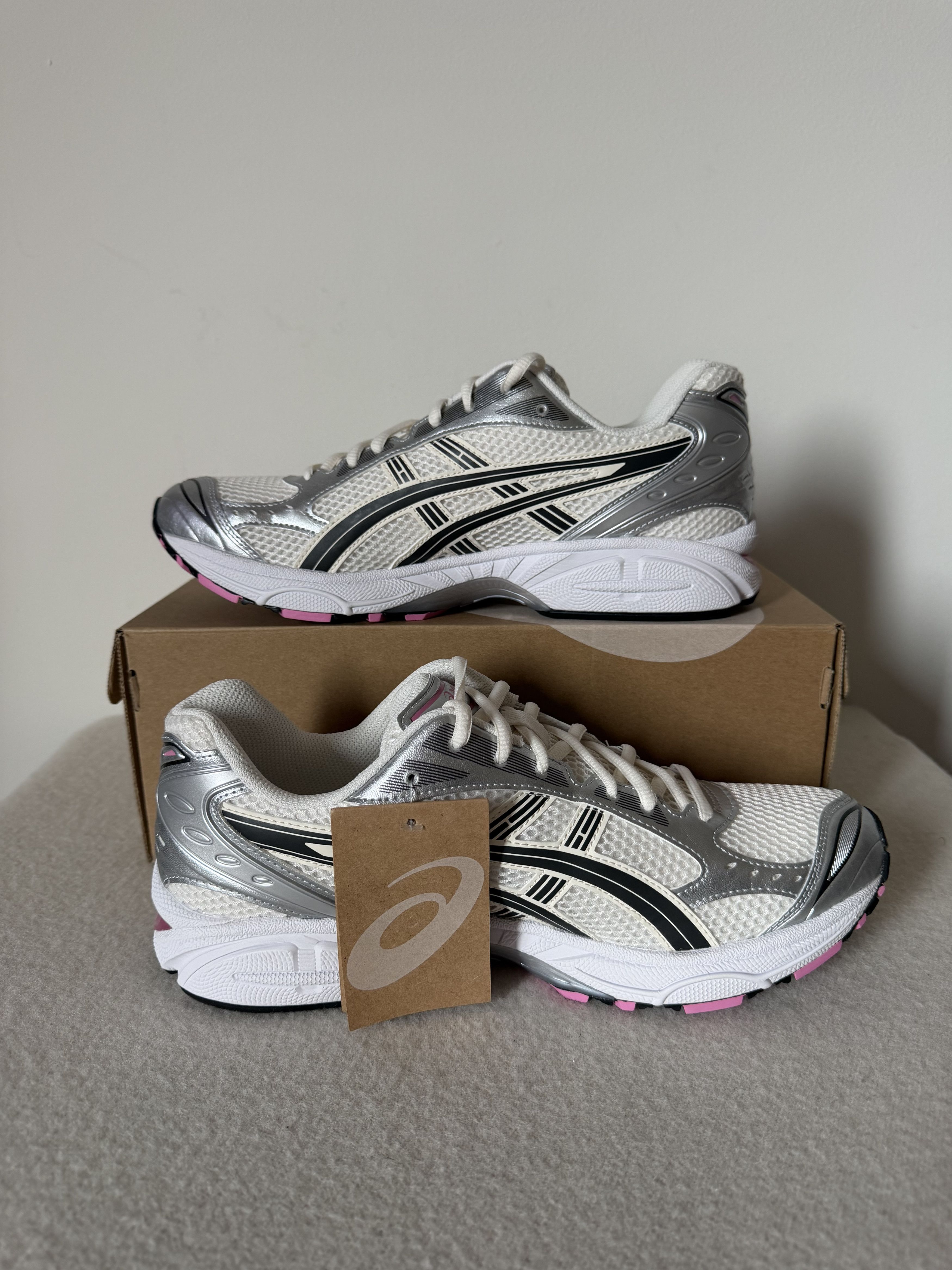 Asics Asics Gel Kayano 14 in Cream Sweet Pink Size US 11 / EU 44 - 3 Thumbnail