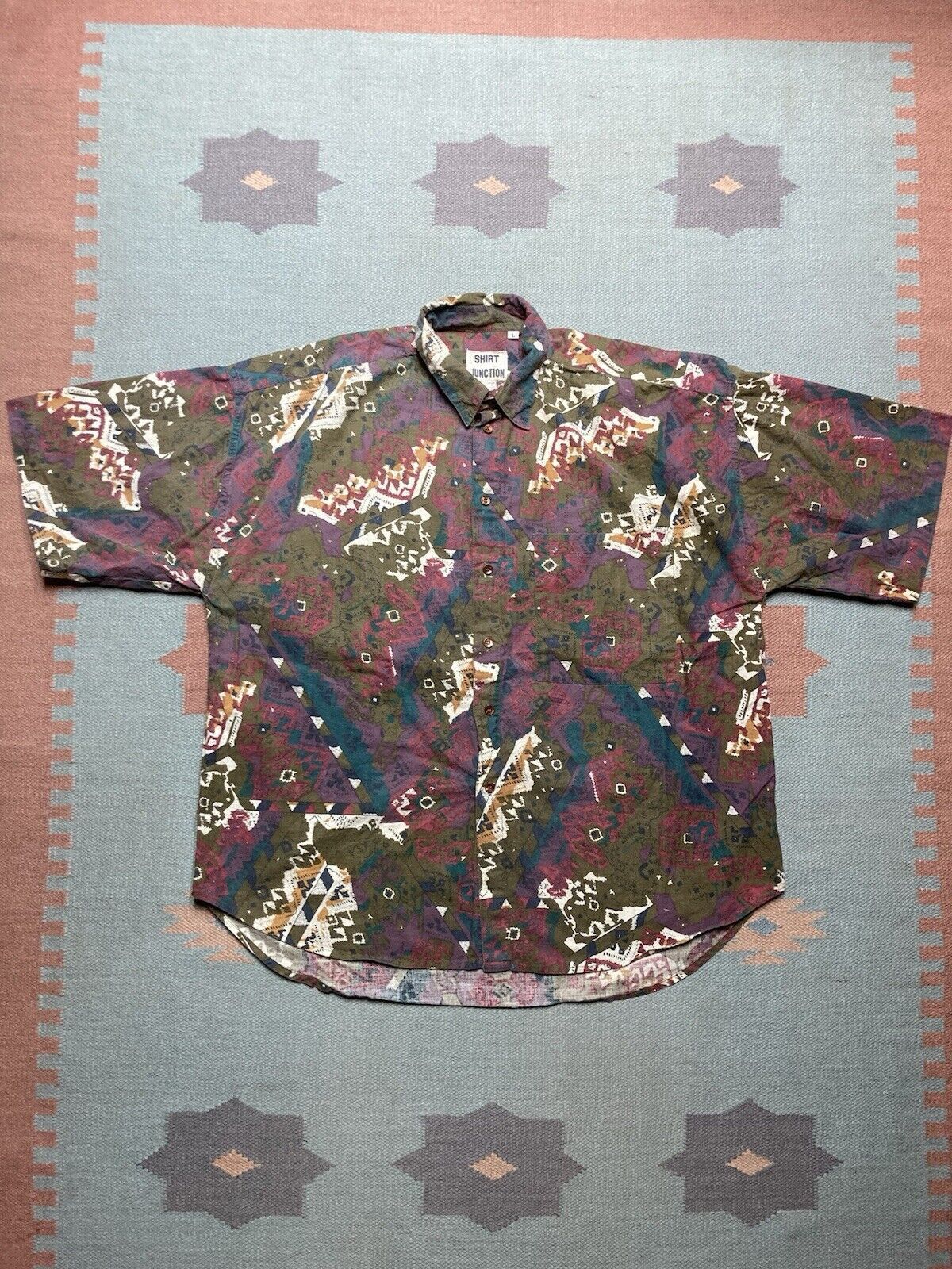 Vintage VTG 90s button shirt lightweight cotton abstract aztec L Size US L / EU 52-54 / 3 - 1 Thumbnail