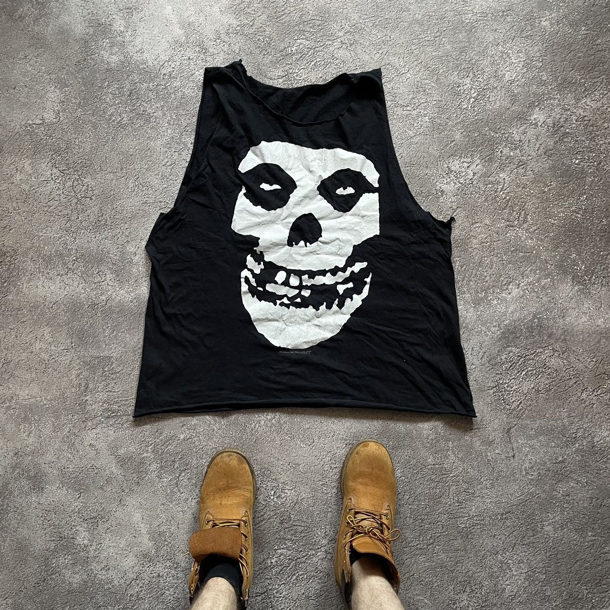 Vintage Vintage Y2K Misfits Graphic Tee Skull Horror Punk Grunge XL Size US XL / EU 56 / 4 - 1 Thumbnail