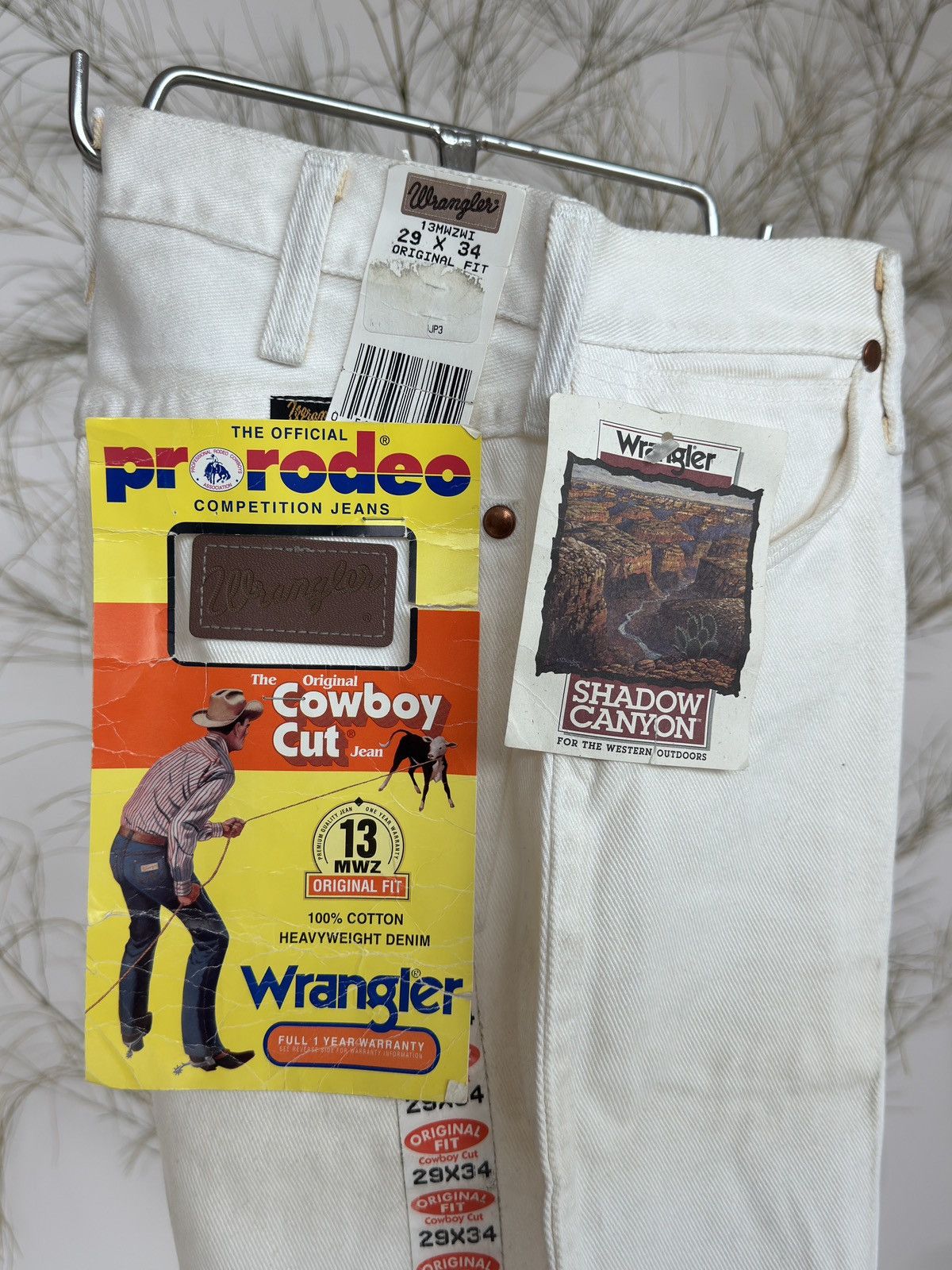 Wrangler Wrangler 13MWZ Pro Rodeo White Jeans NWT 29x34 USA Size US 29 - 1 Thumbnail