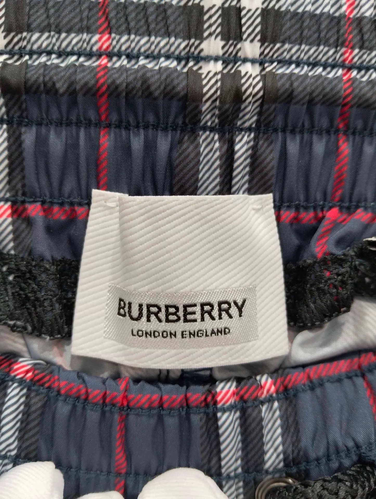 Burberry Burberry Classic Check Beach Shorts S 95 New Size 26" / US 2 / IT 38 - 4 Thumbnail
