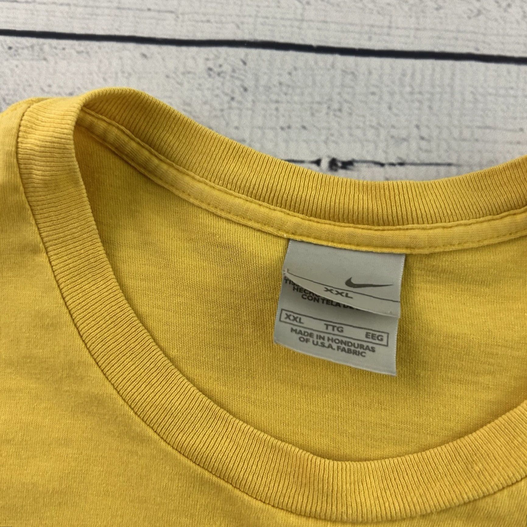Nike Vintage Nike Short Sleeve T Shirt Men 2XL Yellow Essential Check Shirt Mens XXL Nike Short Sleeve T-Shirt Yellow 2XL Vintage Size US XXL / EU 58 / 5 - 3 Thumbnail