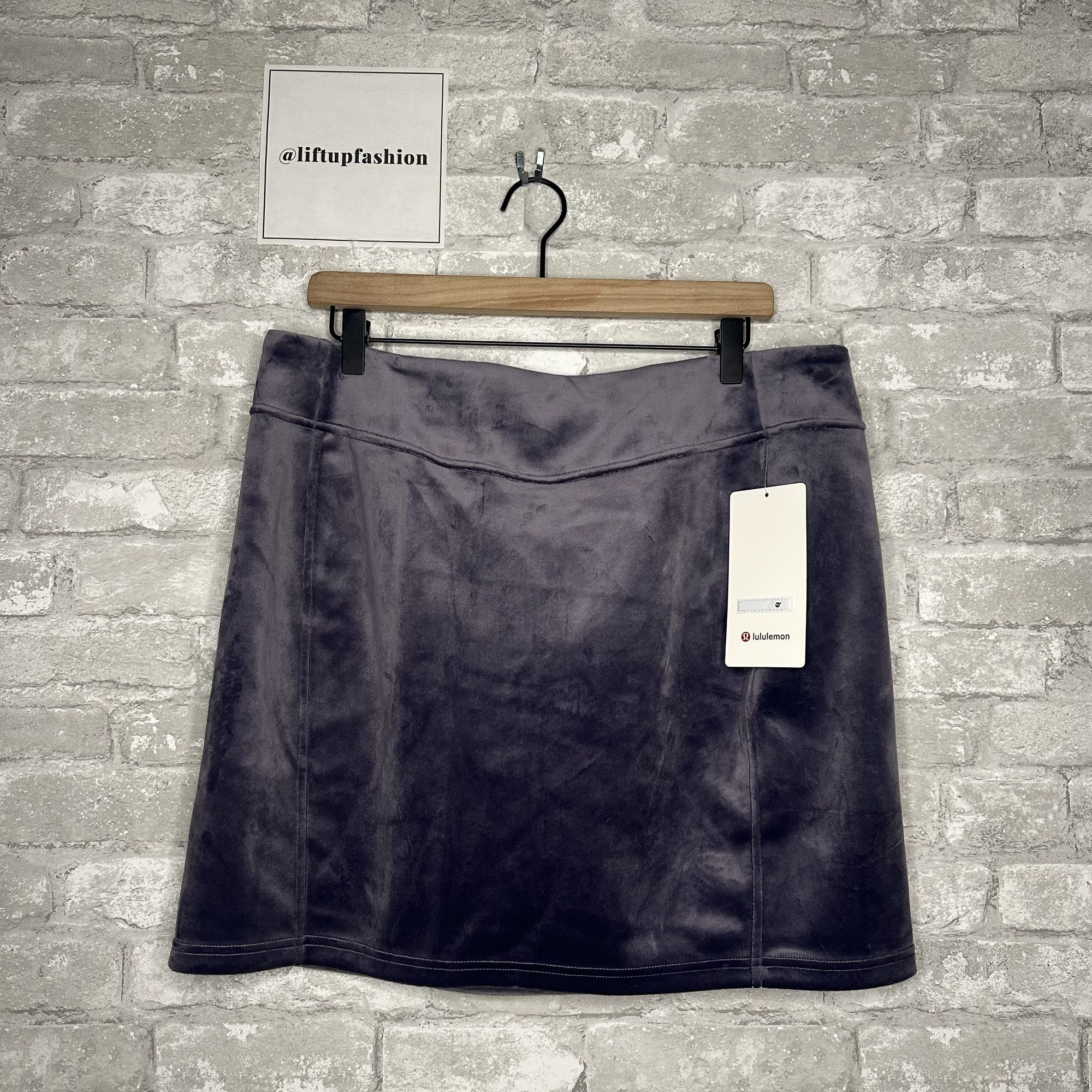 Lululemon Lululemon Scuba High Rise Mini Skirt Velvet NWT Size XL Size 34" / US 12 / IT 48 - 1 Thumbnail