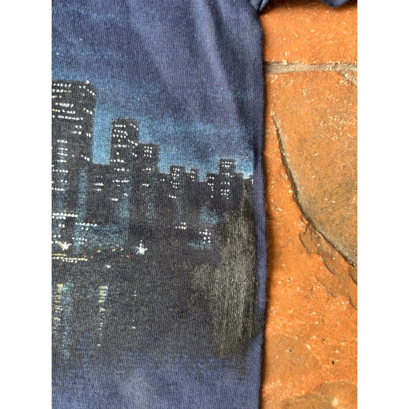 Tultex VINTAGE Chicago Skyline Tourist Souvenir T-Shirt Large Tultex Men Blue 90s 80s Logo Graphic Print Crew Neck Short Sleeve Cotton Polyester Knit Size US L / EU 52-54 / 3 - 4 Thumbnail