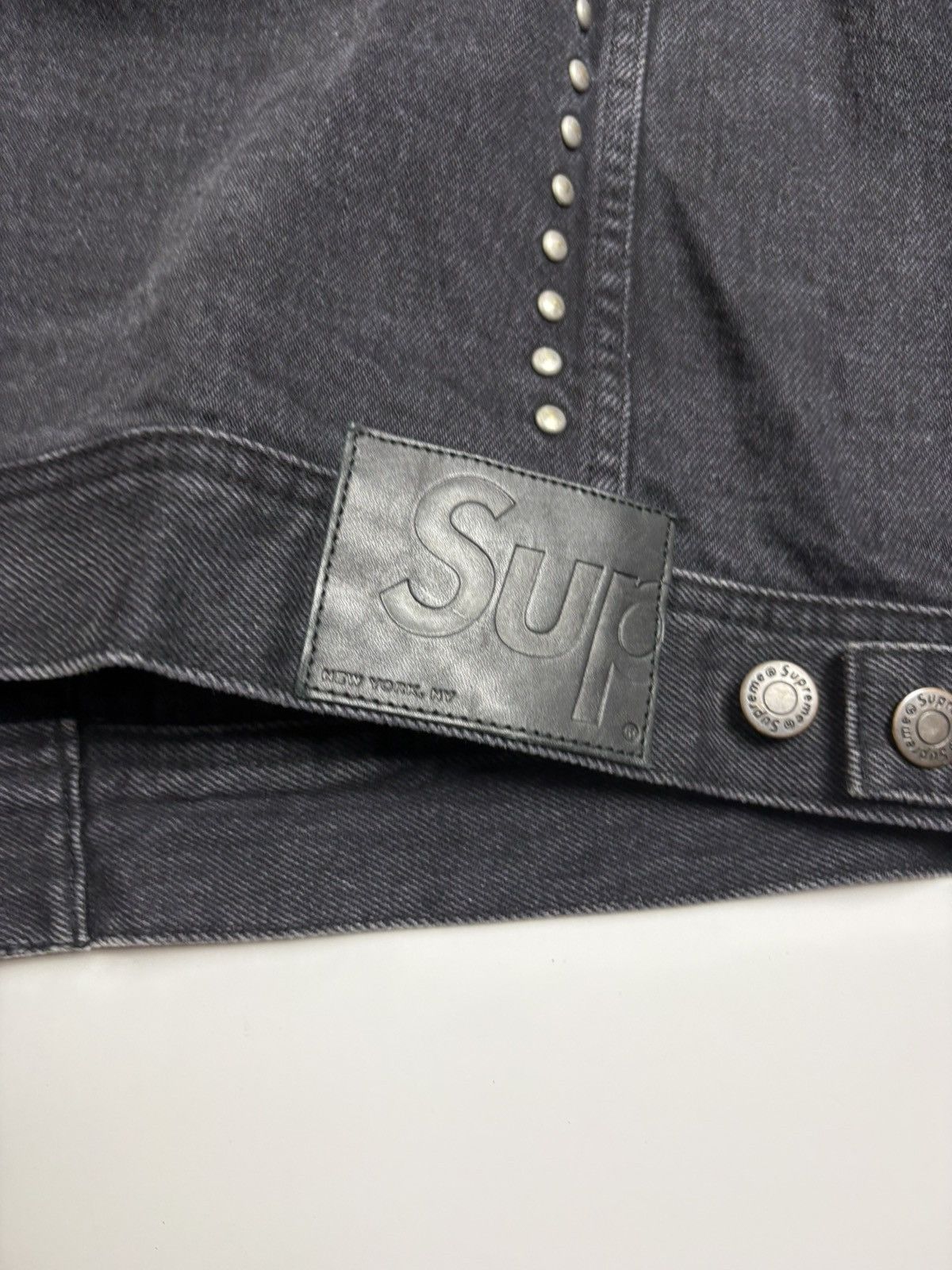 Supreme Supreme SS17 studded denim trucker jacket Size US XL / EU 56 / 4 - 9 Thumbnail