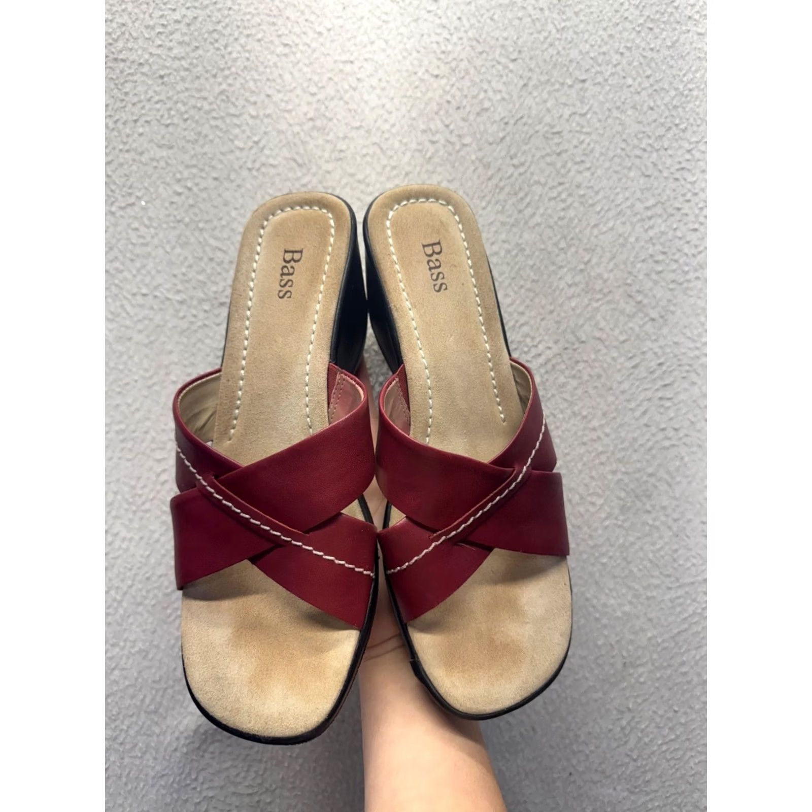Vintage Bass Womens Sandal Slide Cushioned Leather Red & Black 8 Casual Cushioned Sole Velco? (Note: no, can't add) Size US 8 / IT 38 - 3 Thumbnail