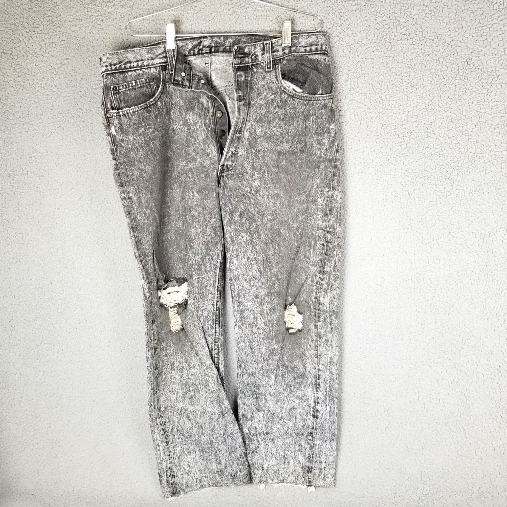 Levi's VINTAGE Levi’s 501 Jeans Distressed Acid Wash Made in USA 36X32 Copper Button Fly Black Denim 5-Pocket Mens Jeans Size US 36 / EU 52 - 2 Thumbnail