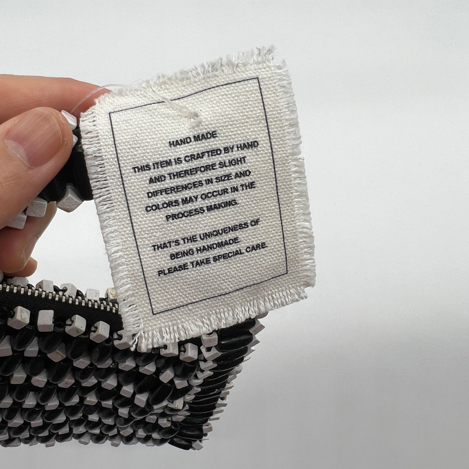 Urban Outfitters Urban Outfitters Mini Hand Made Wooden Beaded Purse Size ONE SIZE - 13 Thumbnail