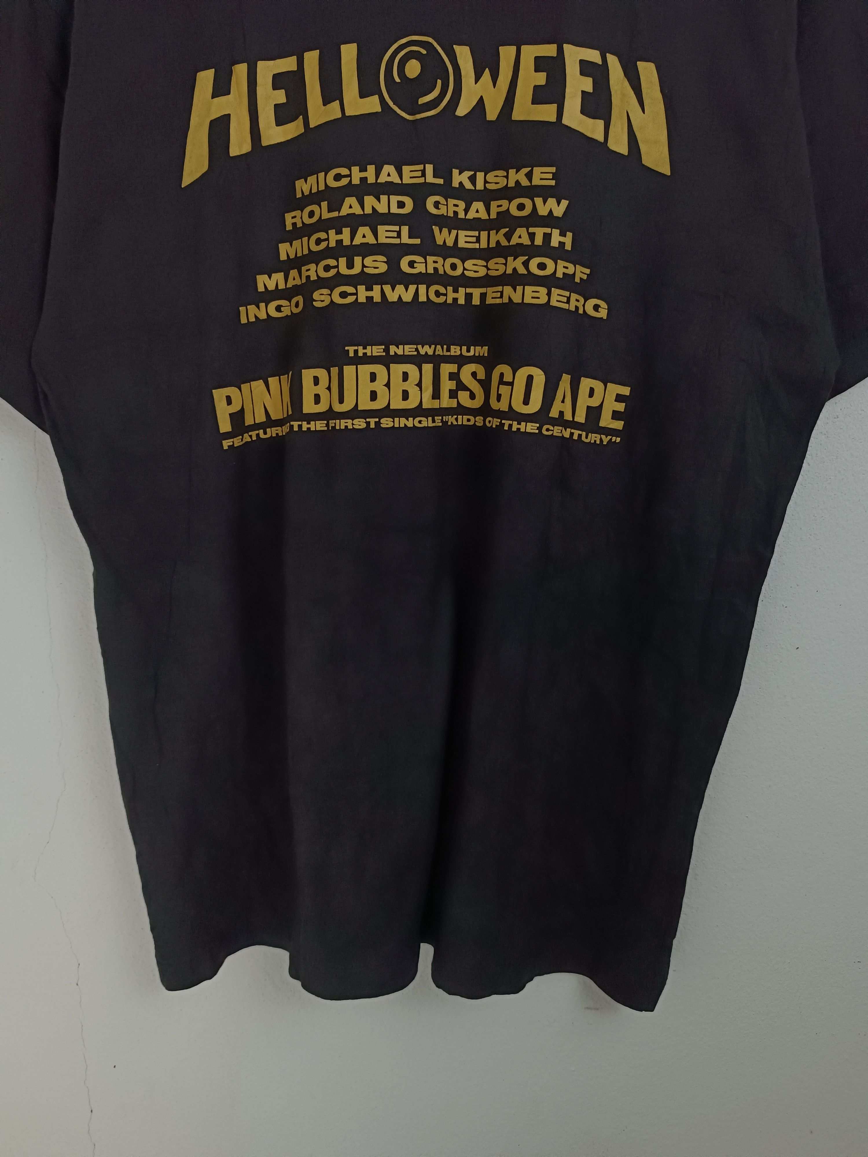 Band Tees VINTAGE 90'S HELLOWEEN PINK BUBBLES POWER METAL TEE meatloaf Size US M / EU 48-50 / 2 - 14 Thumbnail