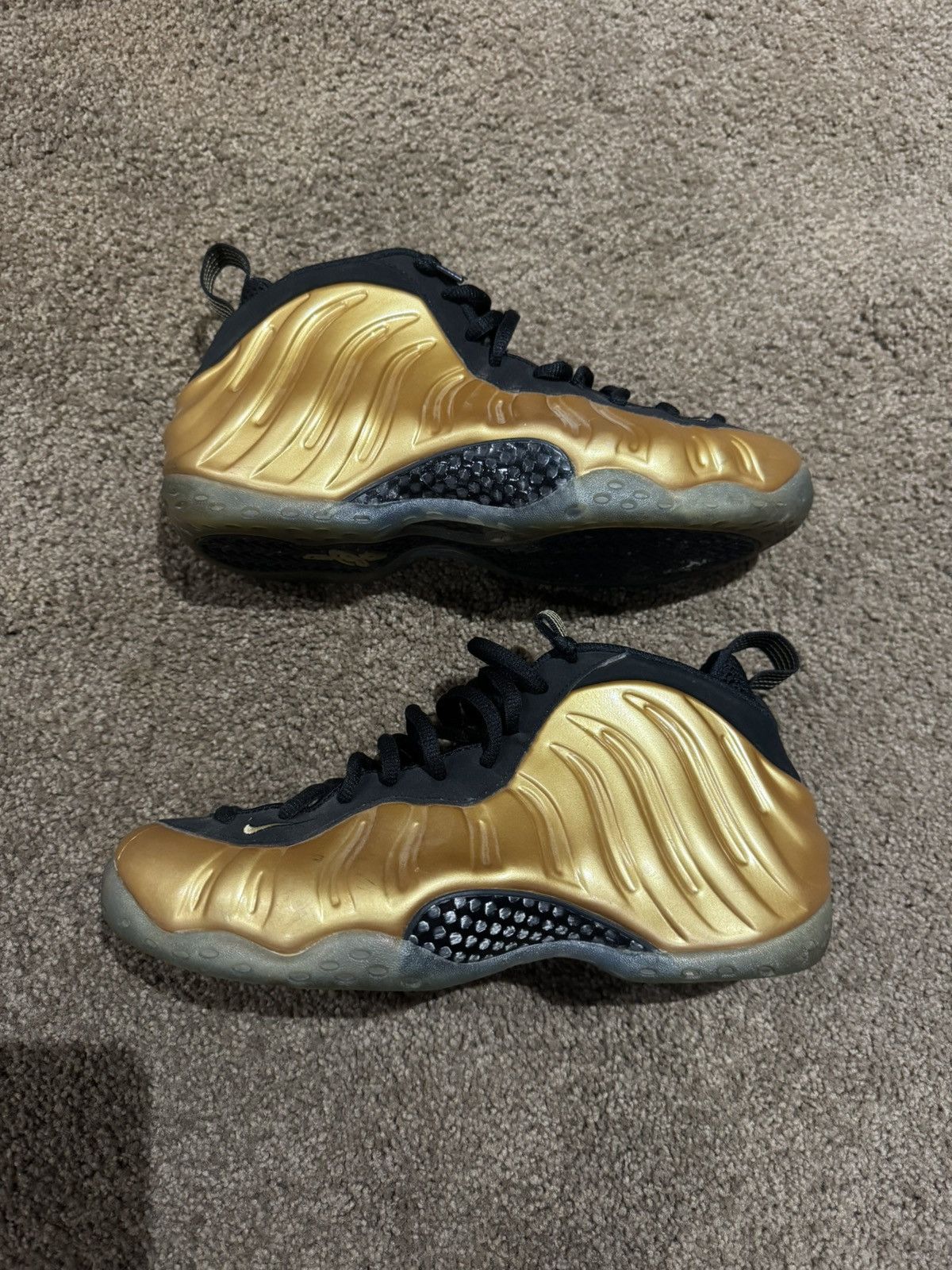 Nike Nike Foamposite Gold Metallic Size US 9.5 / EU 42-43 - 1 Thumbnail
