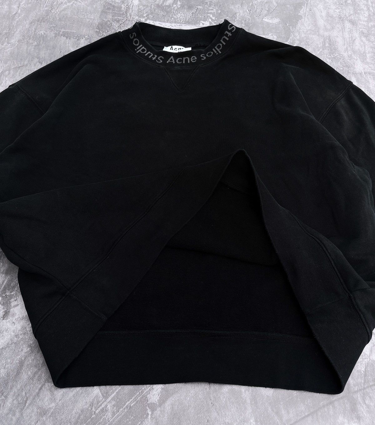 Acne Studios × Designer 🔥ACNE STUDIOS FLOGHO LOGO NECK DISTRESSED SWEATSHIRT Size US M / EU 48-50 / 2 - 8 Thumbnail