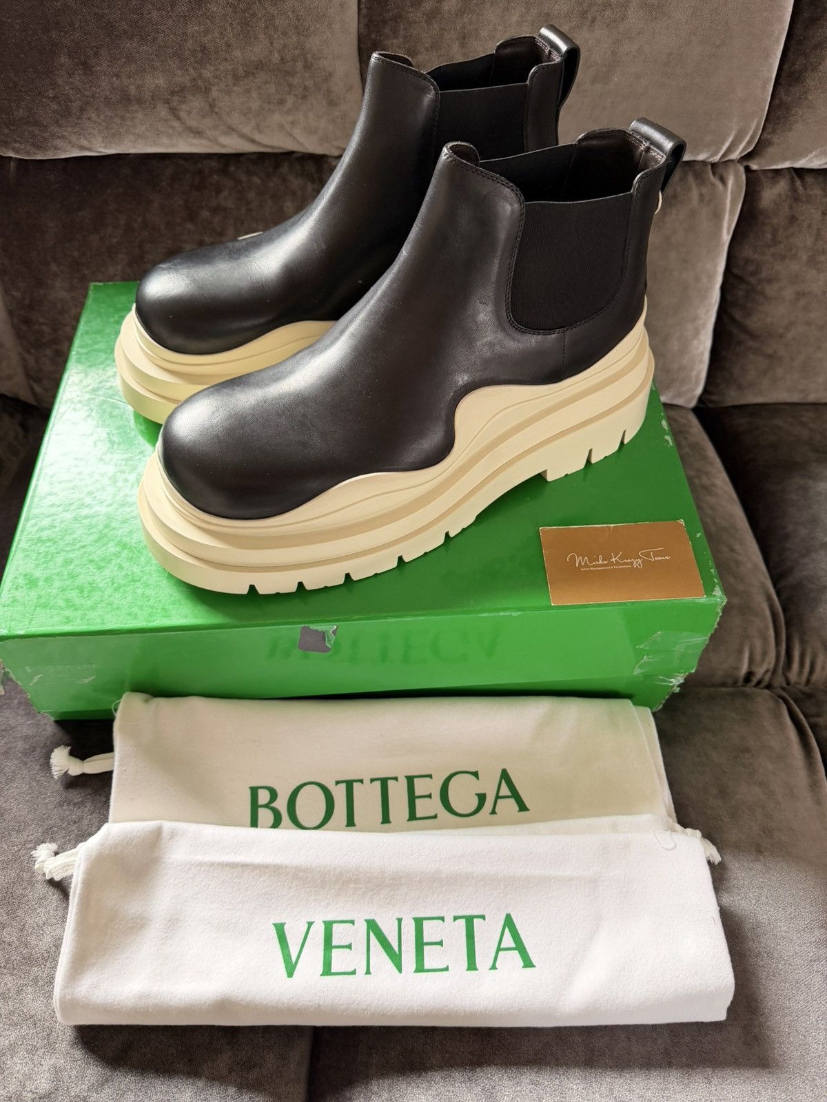 Bottega Veneta BNWT ! Rare $1100 Bottega Veneta Chelsea Leather Lug Boots Size US 11 / EU 44 - 1 Thumbnail