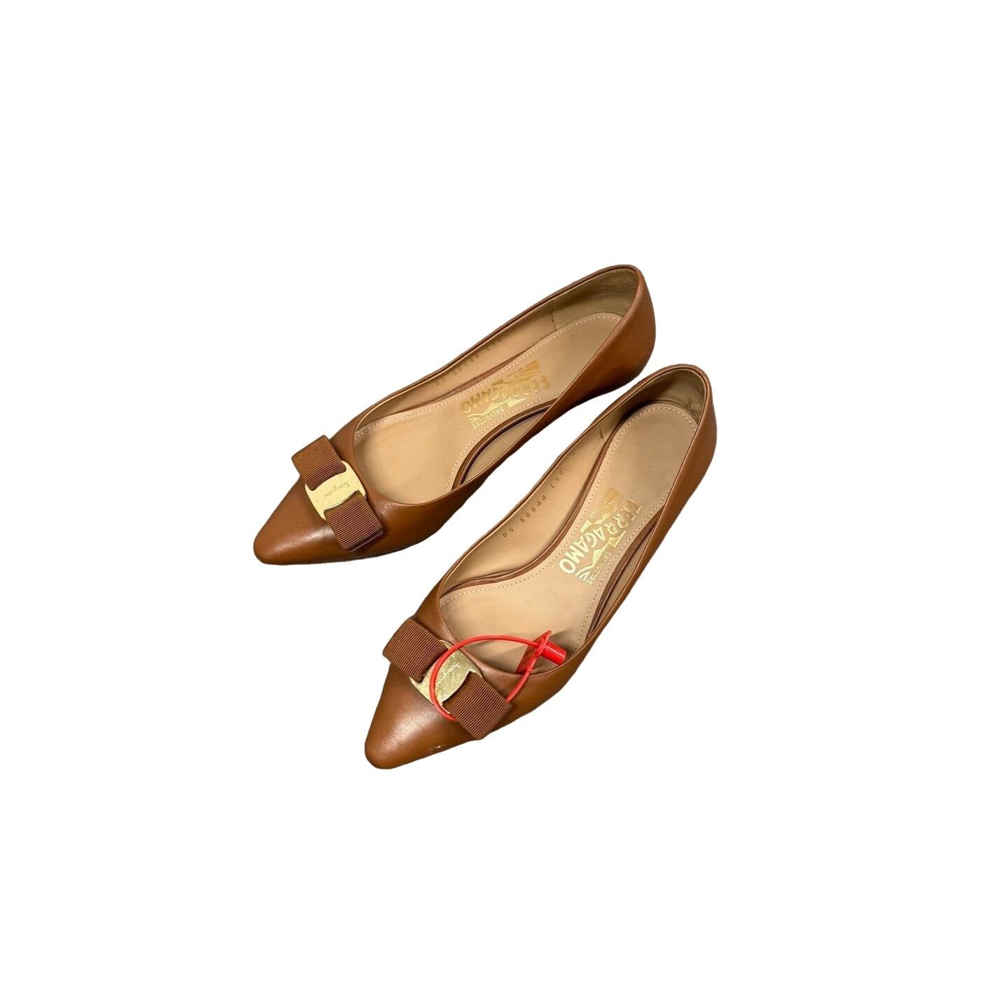 Salvatore Ferragamo Ferragamo Pointed Leather Pumps Size 37 Size US 7 / IT 37 - 1 Thumbnail