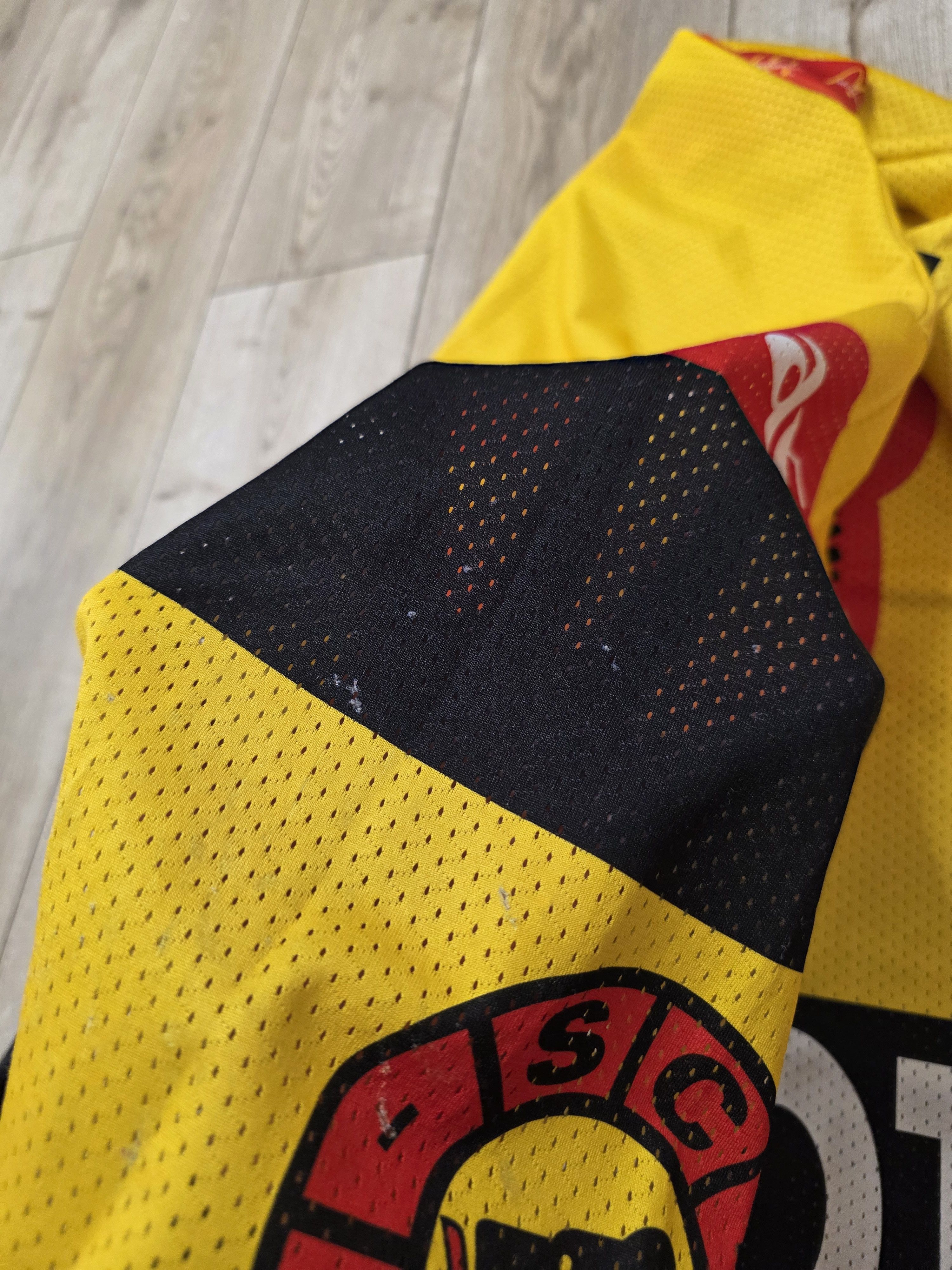 Vintage SC BERN HOCKEY JERSEY 90s BERN JERSEY SWITZERLAND ICE HOCKEY Size US L / EU 52-54 / 3 - 6 Thumbnail