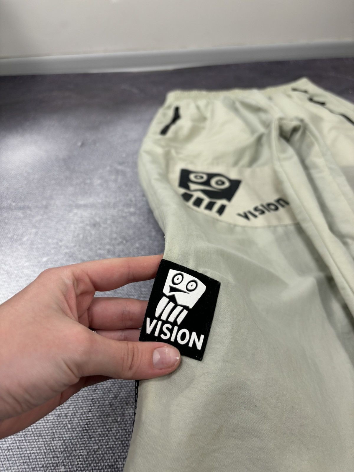 Japanese Brand Vintage Vision Y2K Beige Japanese Hype Baggy Nylon Pants Size US 34 / EU 50 - 5 Thumbnail
