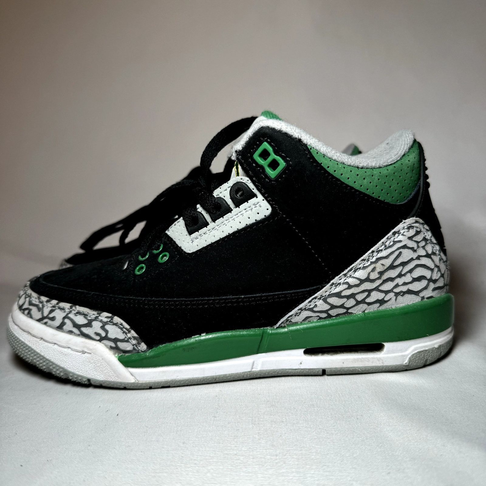 Jordan Brand × Nike Size 5 - Nike Air Jordan 3 Retro GS Pine Green Men's Shoes Size US 5 / EU 37 - 9 Thumbnail