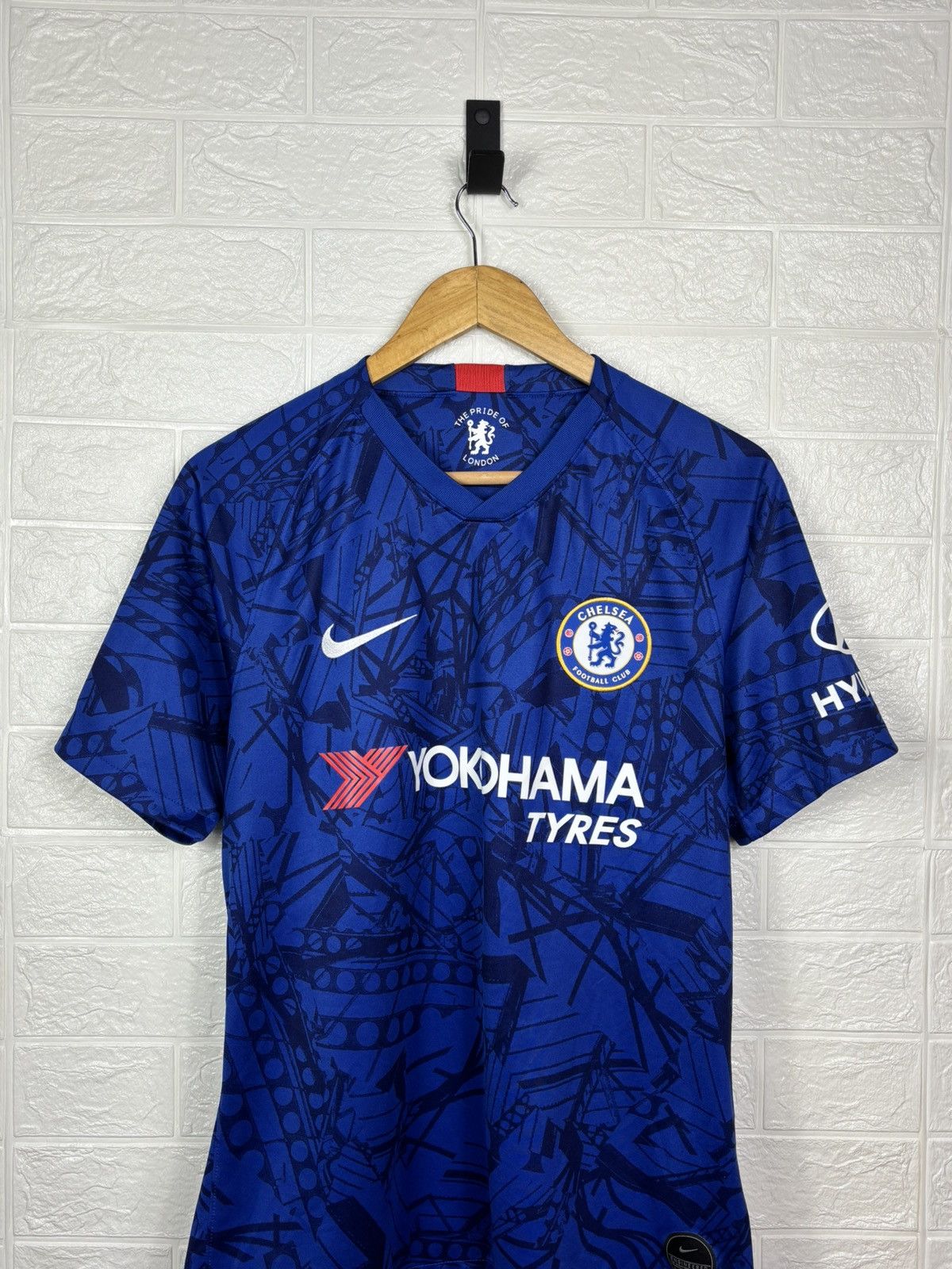 Nike CHELSEA 2019 2020 HOME FOOTBALL SHIRT SOCCER JERSEY NIKE Size US M / EU 48-50 / 2 - 3 Thumbnail