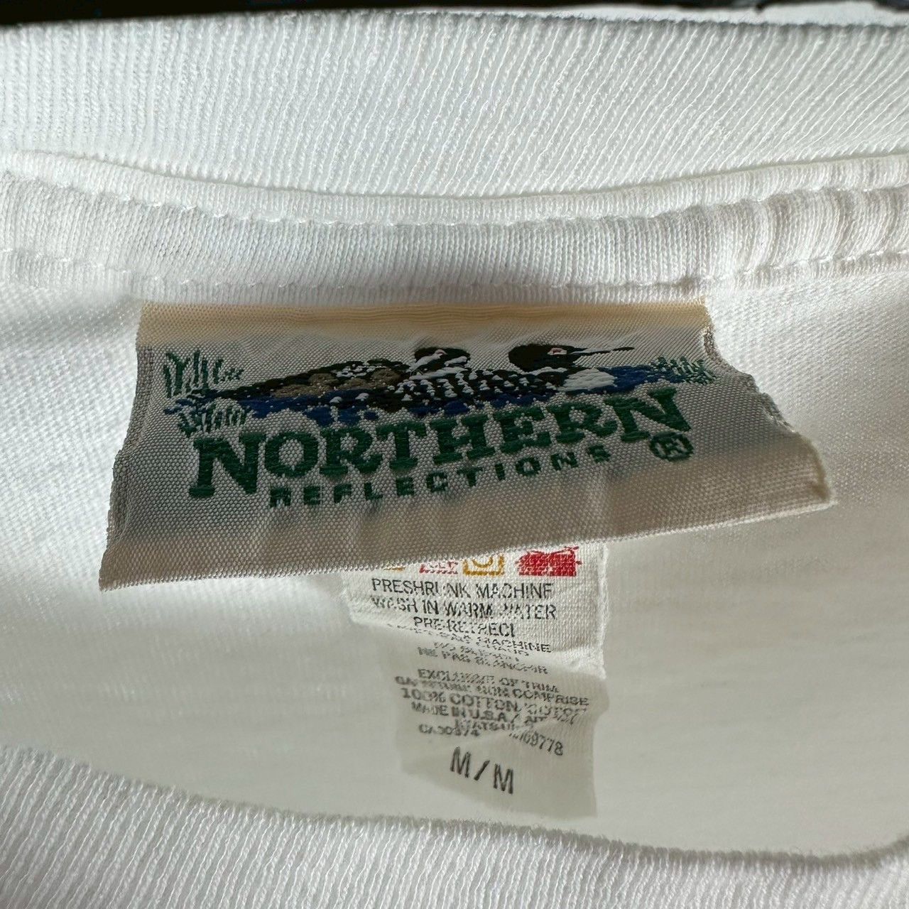 Vintage Vintage 90s Flower Pots Norther Reflection Artwork T-Shirt Size US L / EU 52-54 / 3 - 4 Thumbnail
