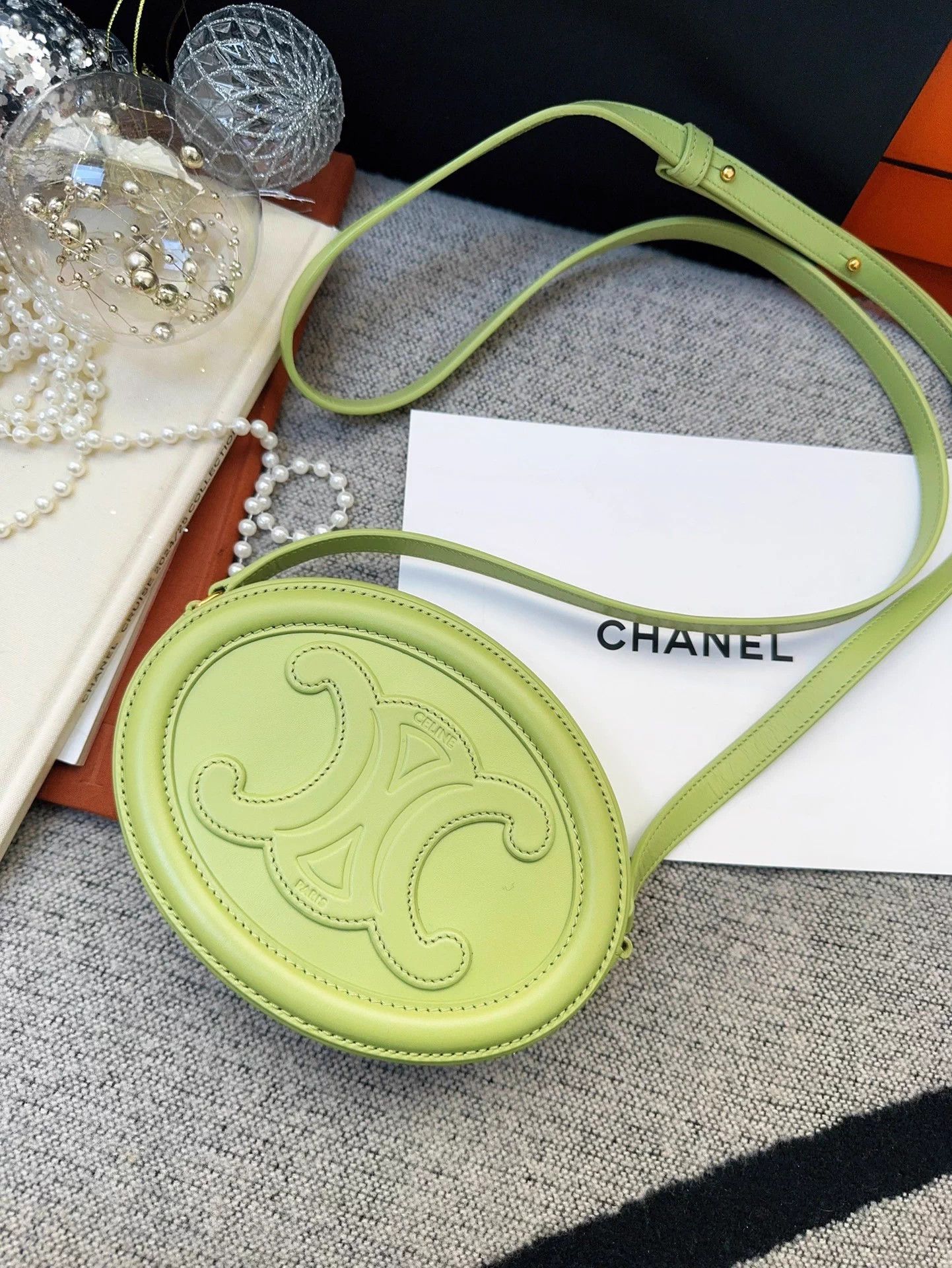 Celine Celine Avocado Green Triomphe Logo Embossed Mooncake Mint Size ONE SIZE - 1 Thumbnail