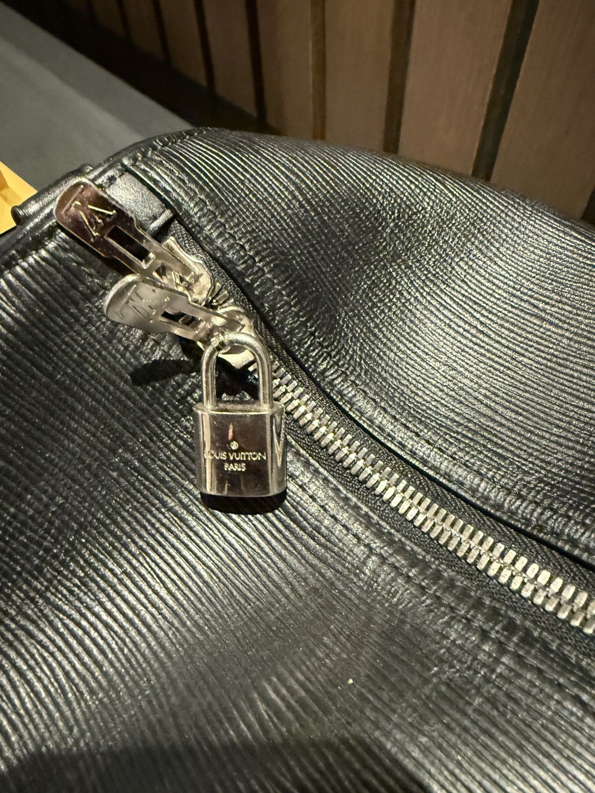 Louis Vuitton Louis Vuitton x Supreme Keepall 55 – Black Epi Leather Size ONE SIZE - 5 Thumbnail