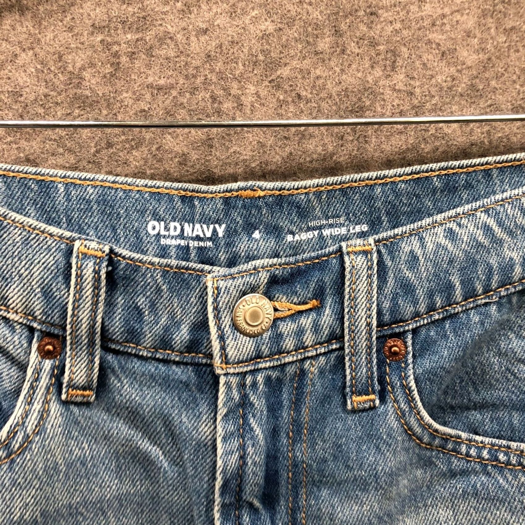 Old Navy Old Navy Jeans Womens 4 Blue Drapey Denim Baggy Wide Leg High Waisted Lyocell Jeans Women 4 Blue Wide-Leg Denim N/A Size 27" / US 4 / IT 40 - 6 Thumbnail