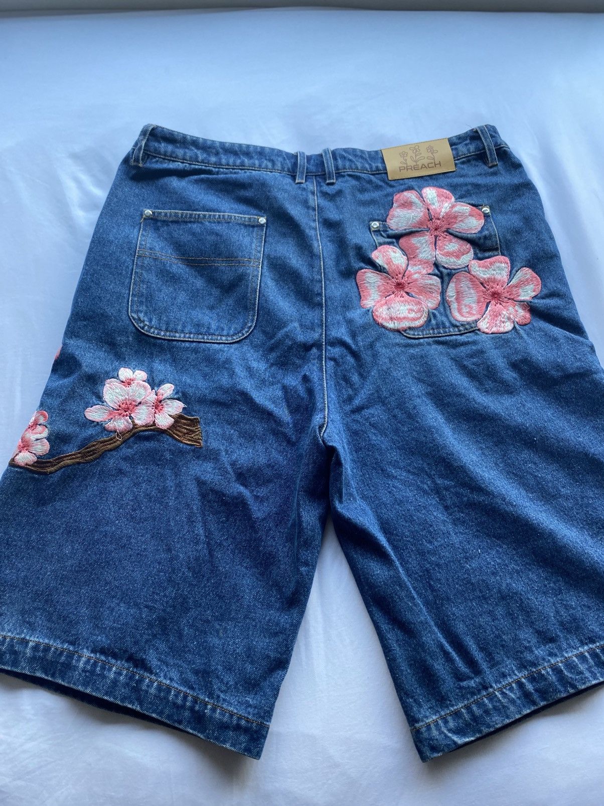 Other Cherry blossom jorts Size US 32 / EU 48 - 2 Thumbnail
