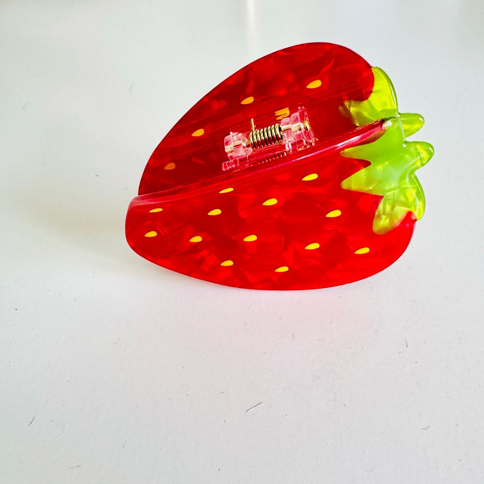 Anthropologie NEW ANTHROPOLOGIE Red Green Strawberry Fruit Hair Claw Clip Size ONE SIZE - 9 Thumbnail