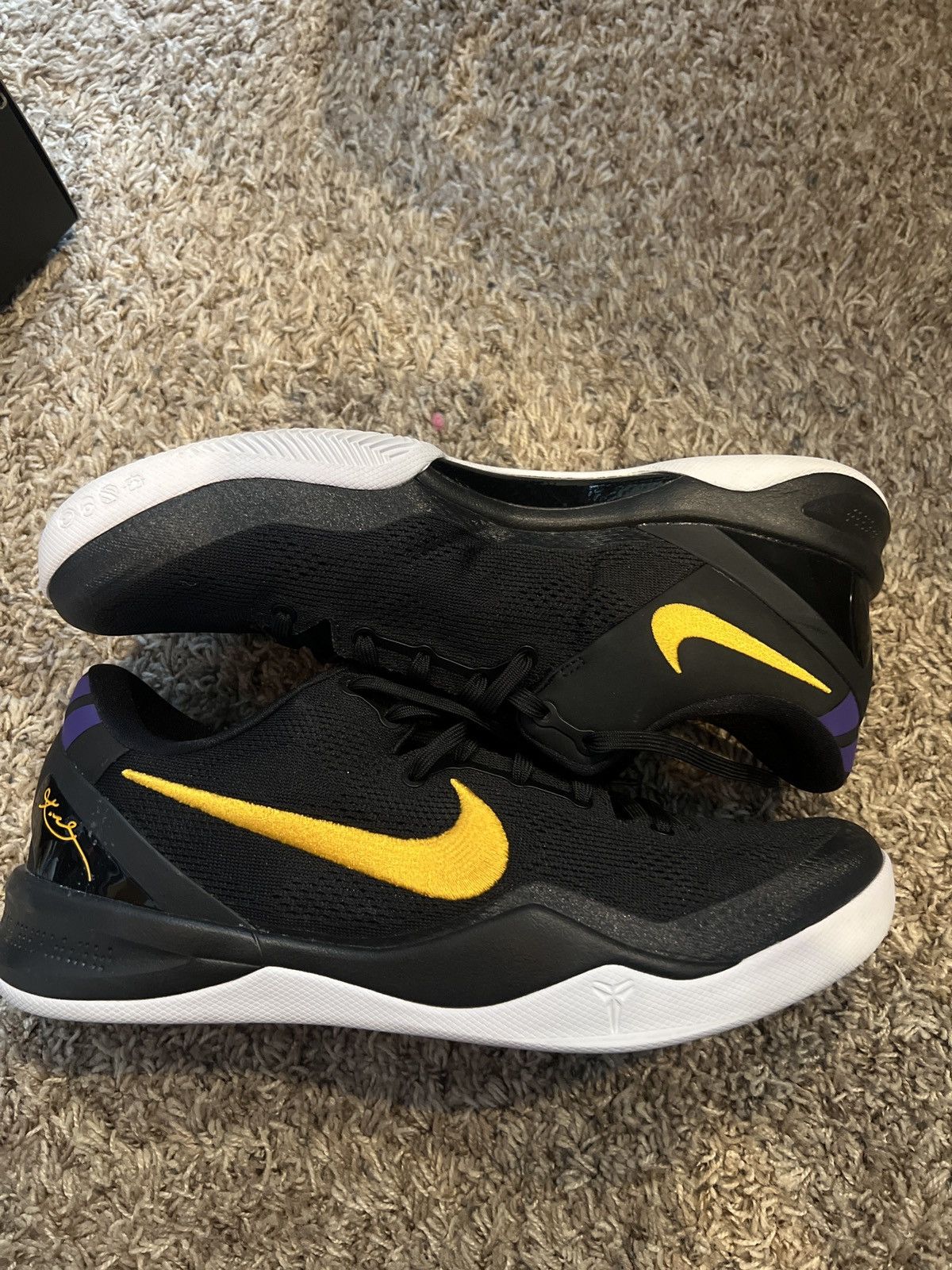 Kobe 8 protro “Lakers Away”