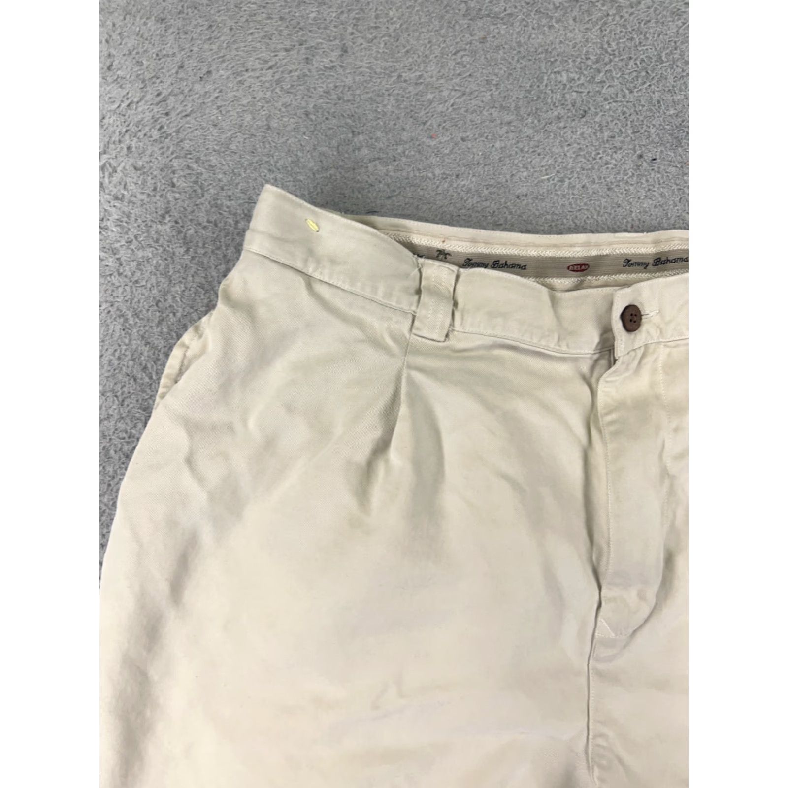 Tommy Bahama Tommy Bahama Shorts Men 36 Beige Silk Cotton Blend Bermuda Pleated 36x8 Mens Size US 36 / EU 52 - 4 Thumbnail
