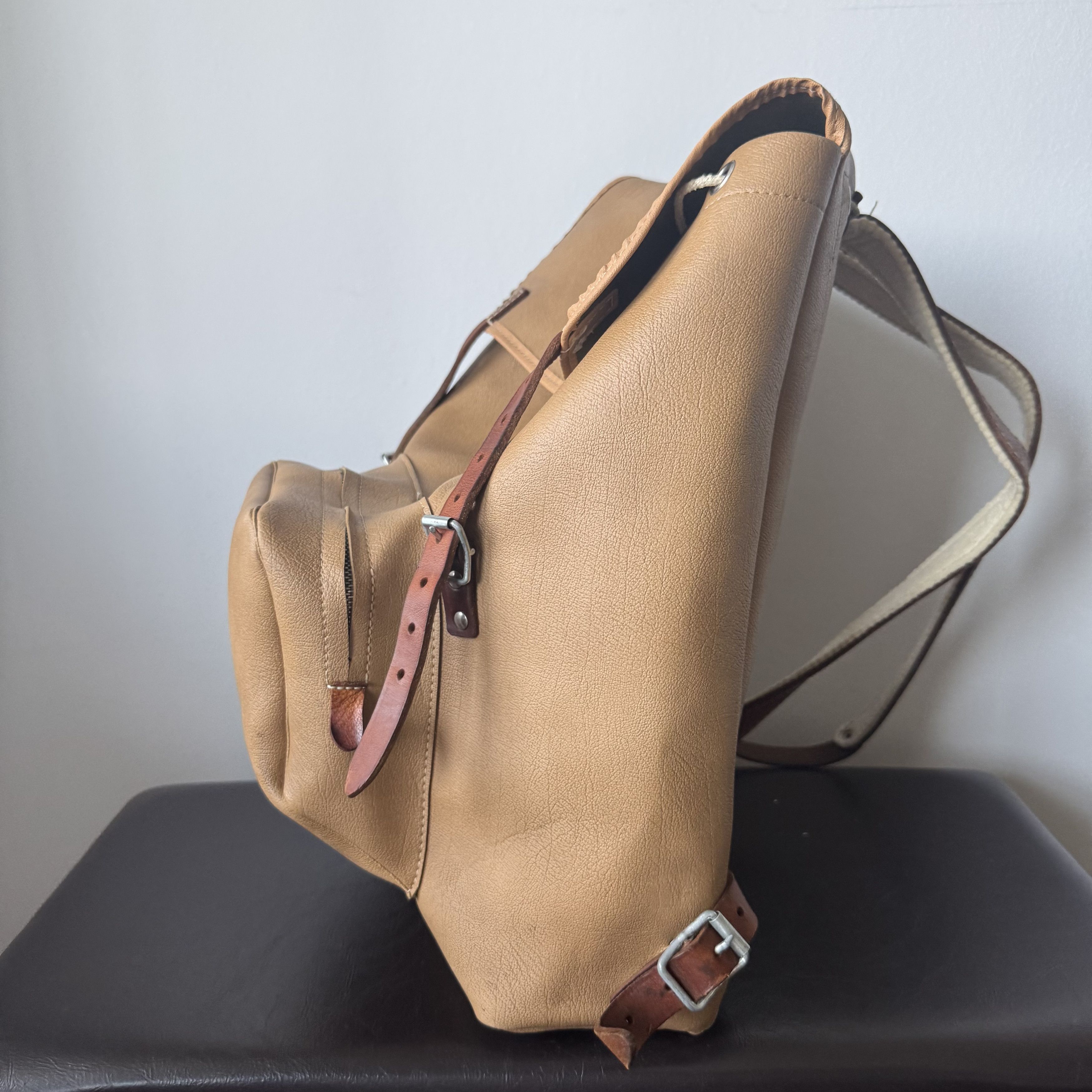 Japanese Brand × Vintage Vintage Army Military Hiking Riri 30s Leather Backpack Size ONE SIZE - 8 Thumbnail