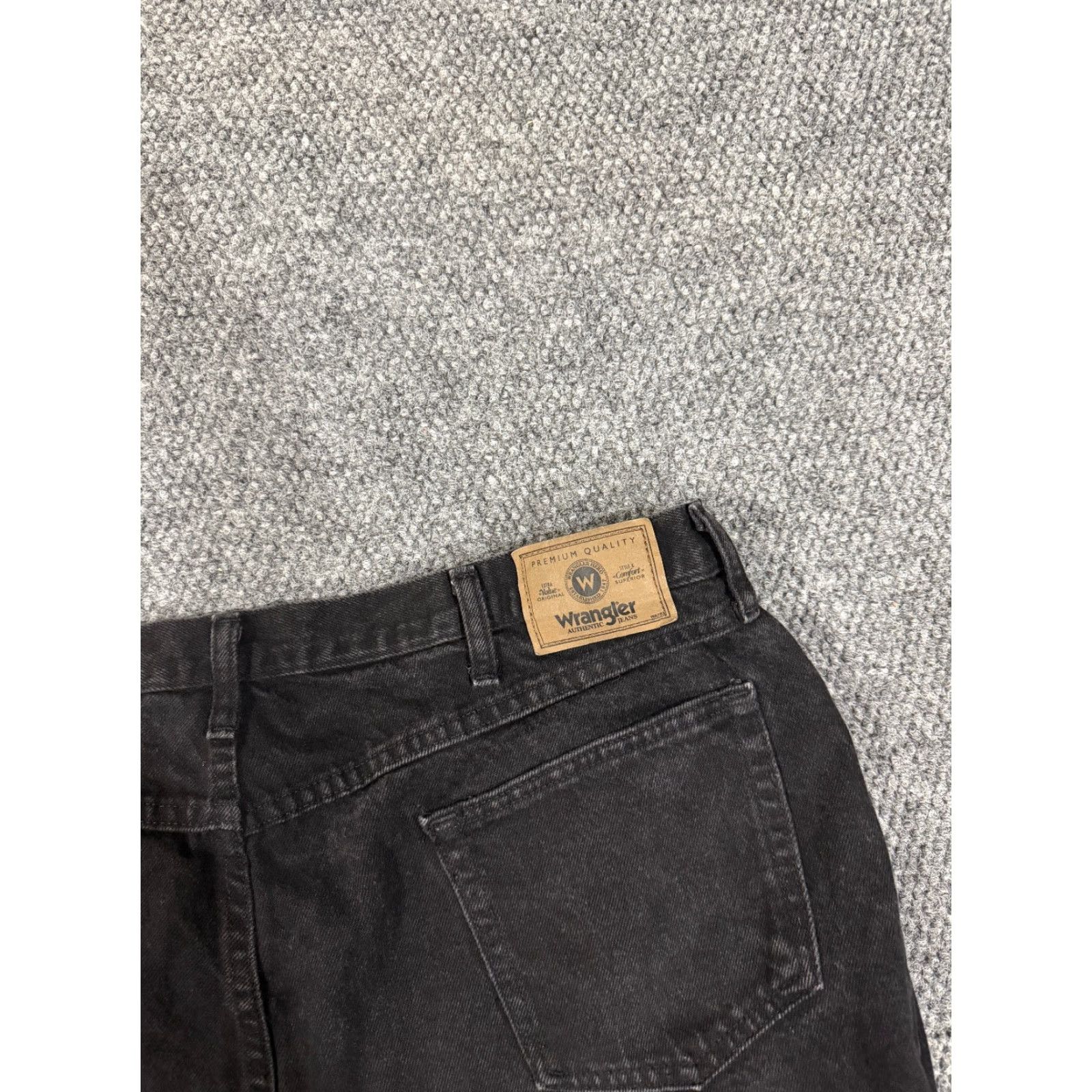 Wrangler Wrangler Jeans Mens 44x30 Black Relaxed Straight Leg Denim Pants Regular 5-Pocket Size US 44 / EU 60 - 7 Thumbnail