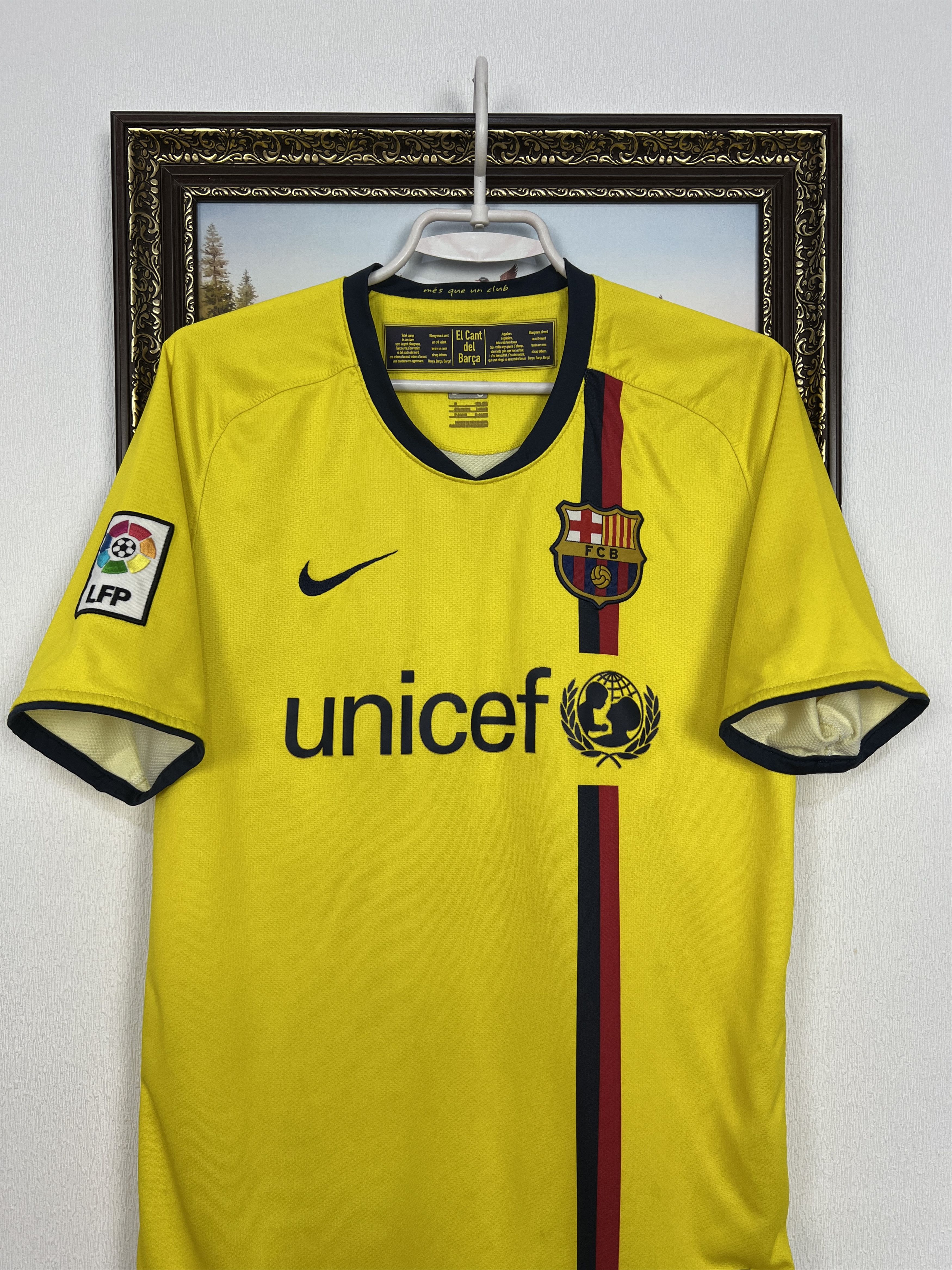 Nike Barcelona Away football shirt 2008 Soccer Nike Jersey Mens Size US S / EU 44-46 / 1 - 2 Thumbnail