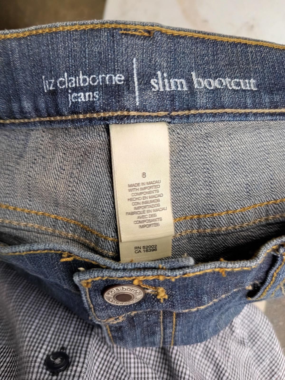 Designer Liz Claiborne Slim Bootcut Jeans - Stylish and Comfortable Size 30" / US 8 / IT 44 - 4 Thumbnail