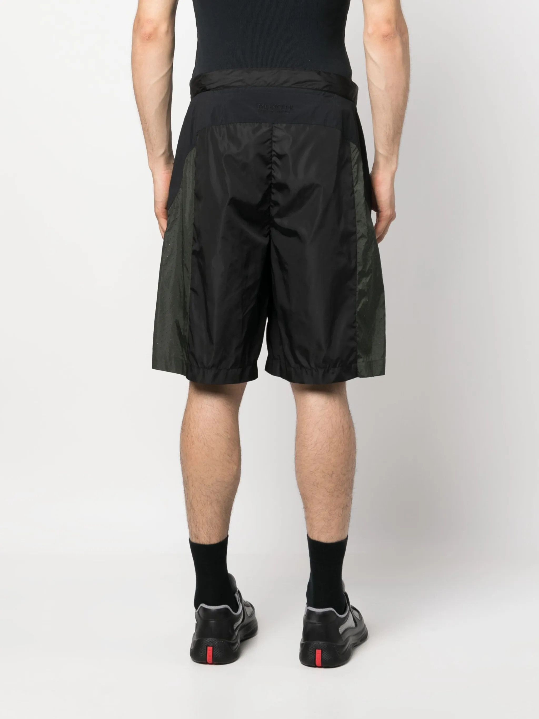 Moncler o1y0225 Short in Black/Green Size US 30 / EU 46 - 4 Thumbnail
