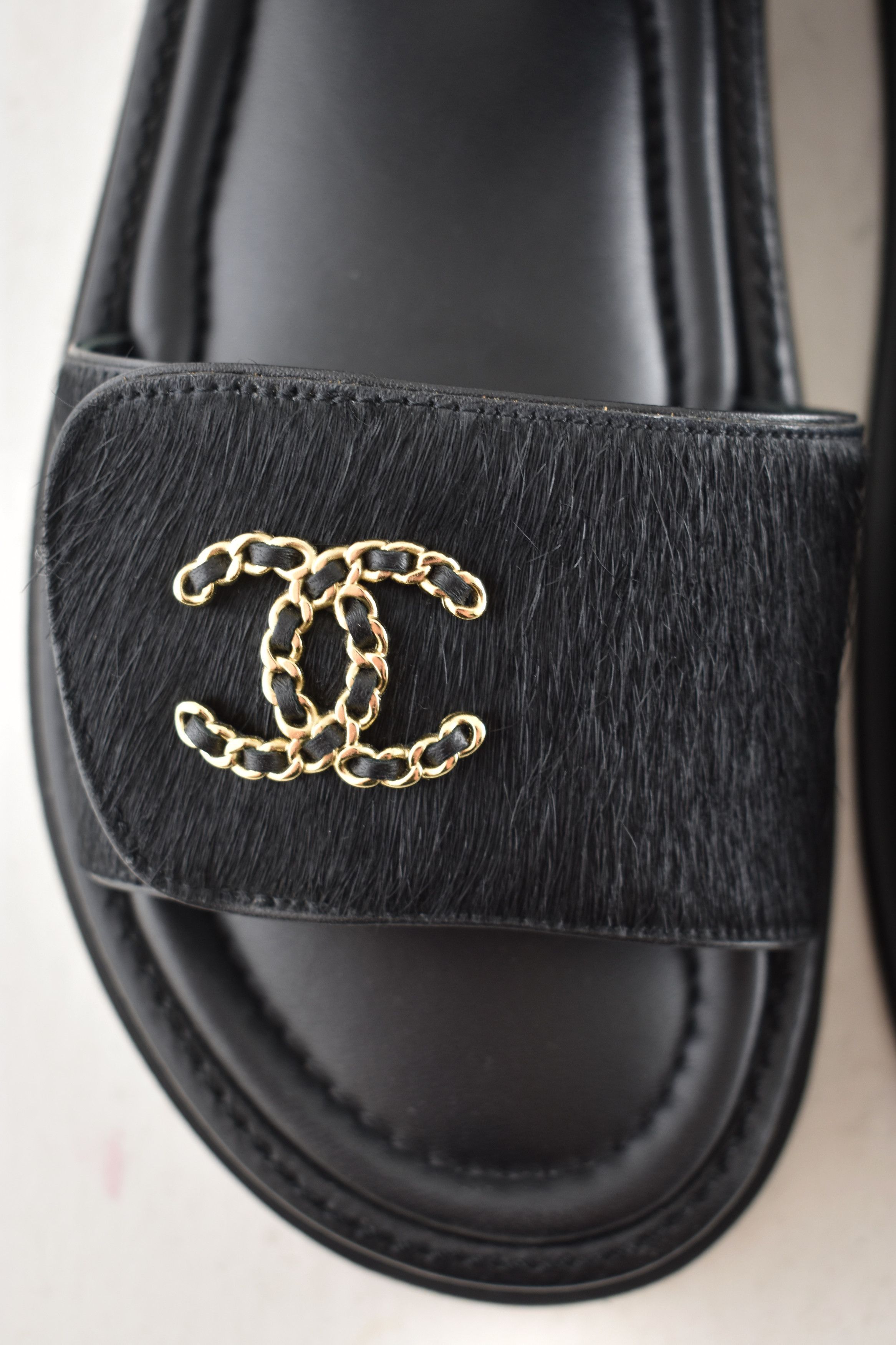 Chanel Chanel 24B CC Logo Mule Slide Strap Flat Teva Dad Sandal 36 Size US 6 / IT 36 - 9 Thumbnail