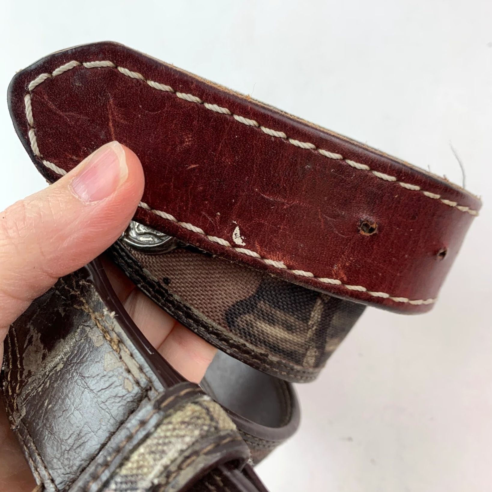 Vintage Men's Belt Camouflage DeEr Concho Buckle Genuine Leather Camo Canvas Overlay 36 Brown Green Tan Vintage No Size 36 - 2 Thumbnail