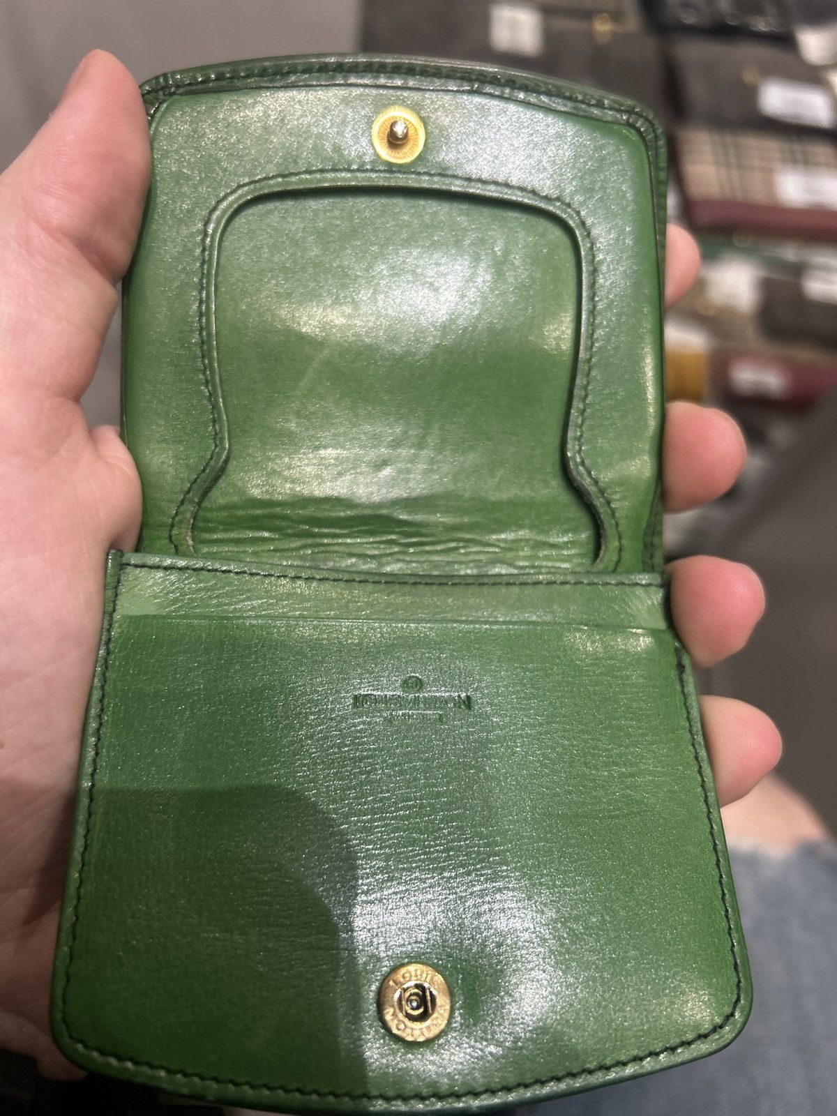 Louis Vuitton Louis Vuitton Green Epi Coin Pouch Size ONE SIZE - 4 Thumbnail