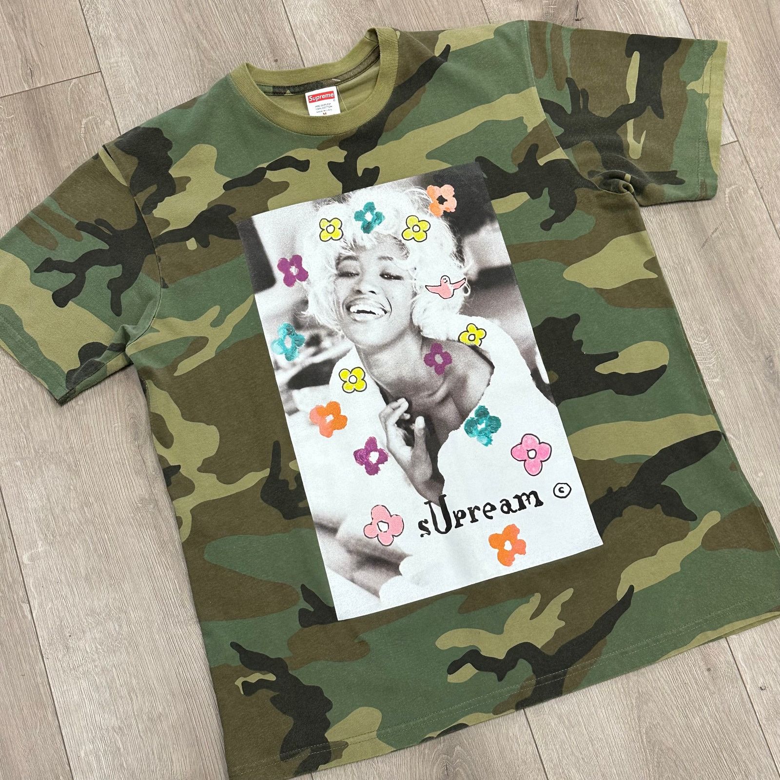 Supreme SS20 Supreme Naomi Campbell Tee T Shirt Woodland Camo Medium Size US M / EU 48-50 / 2 - 3 Thumbnail