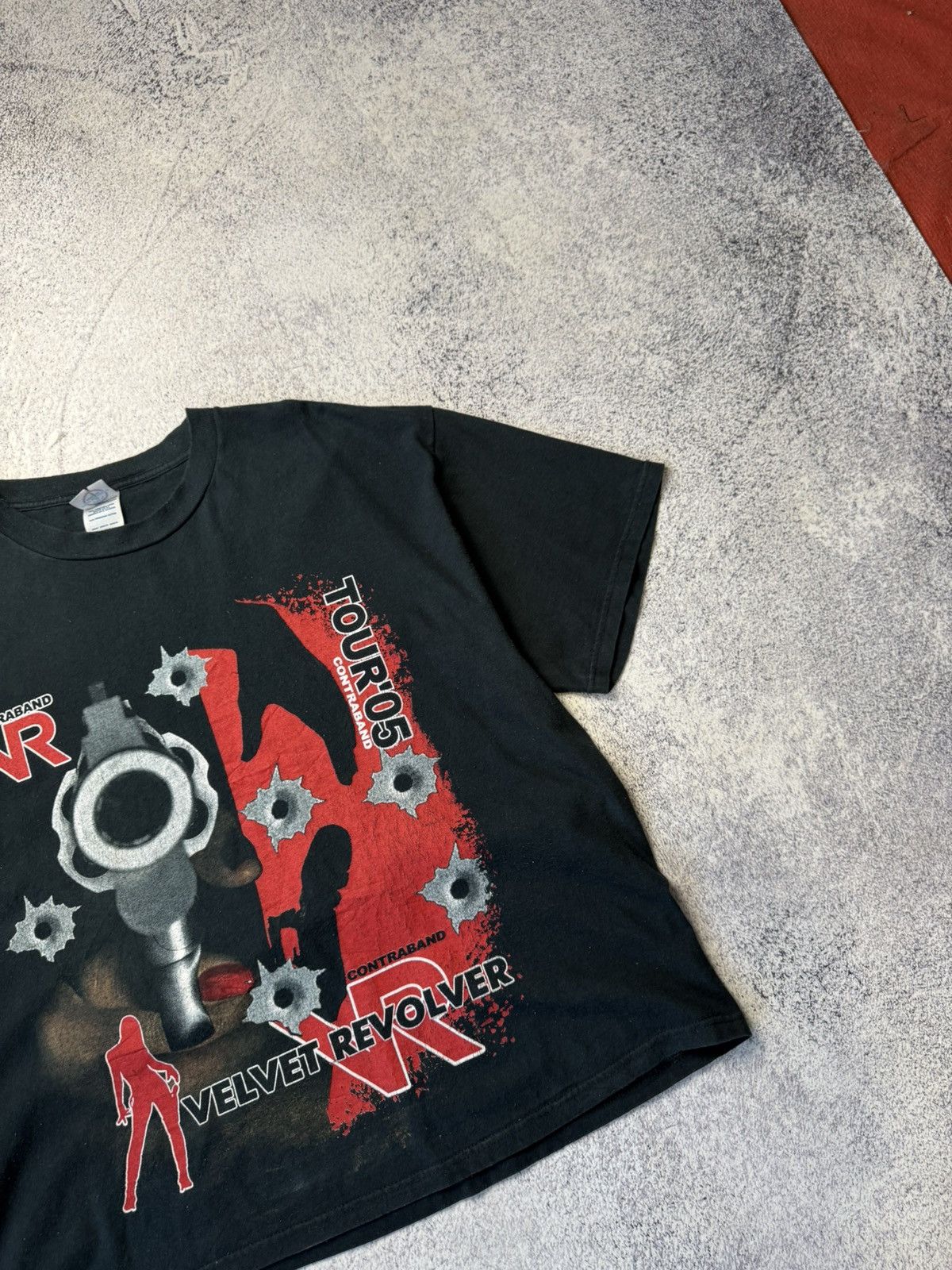Band Tees Vintage Contraband Velvet Revolver Tour’05 T Shirt Size US XL / EU 56 / 4 - 3 Thumbnail