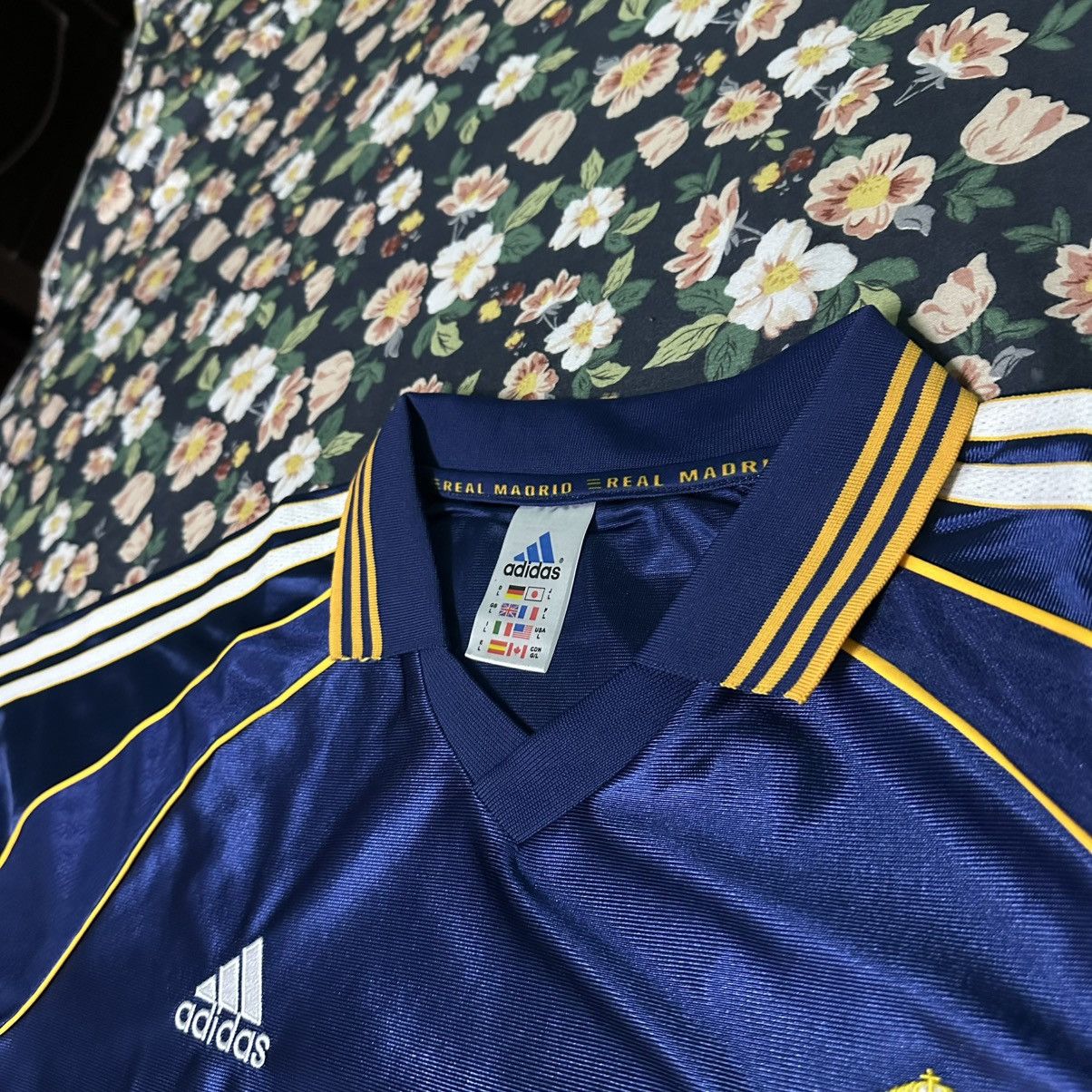 Adidas × Vintage Adidas Real Madrid 1998-99 retro Third kit . Size US L / EU 52-54 / 3 - 5 Thumbnail